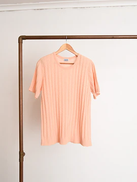 Top peach vintage made in Chile