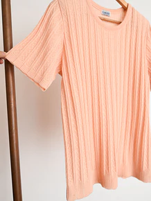 Top peach vintage made in Chile