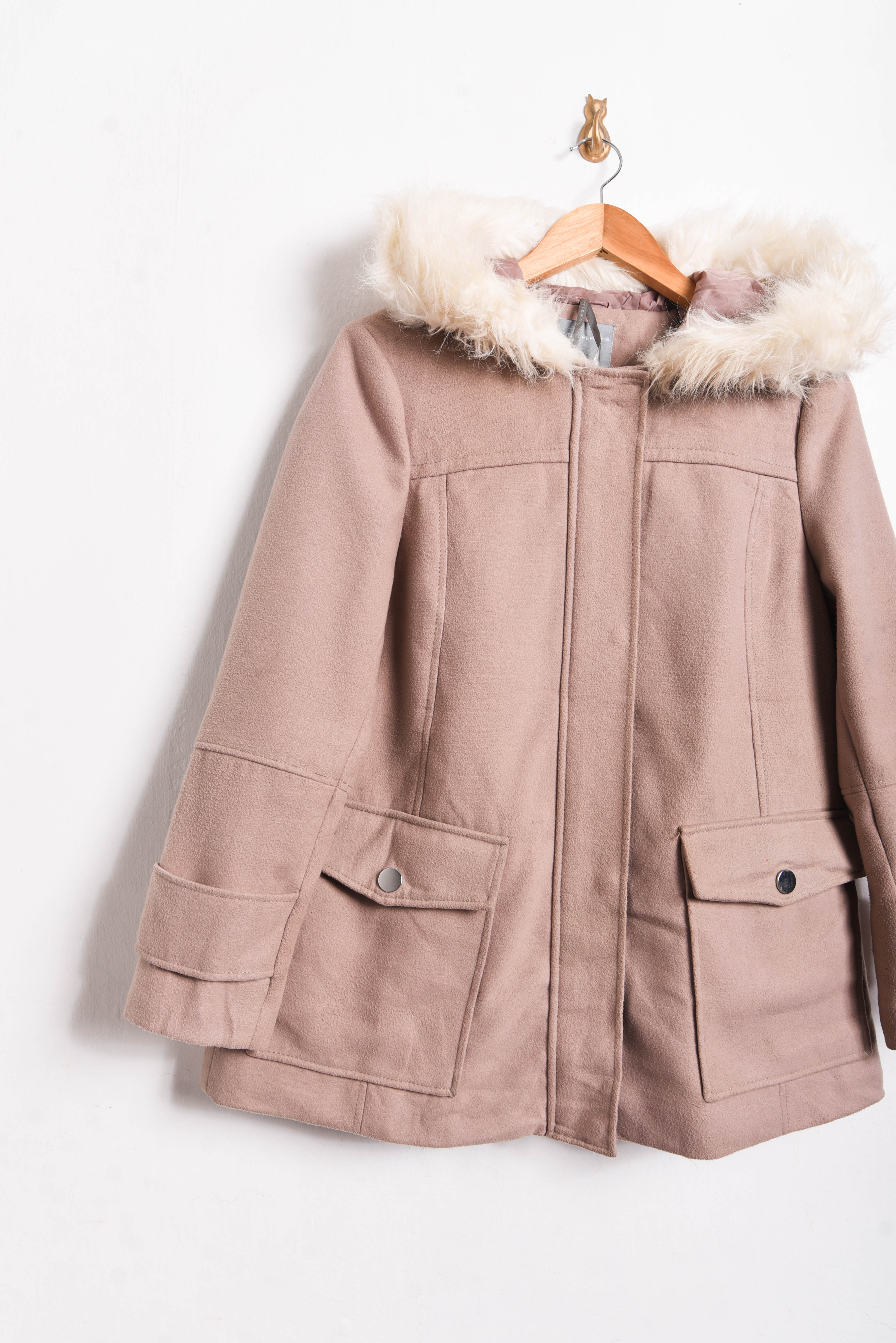 Chaqueta beige capucha furry