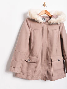 Chaqueta beige capucha furry