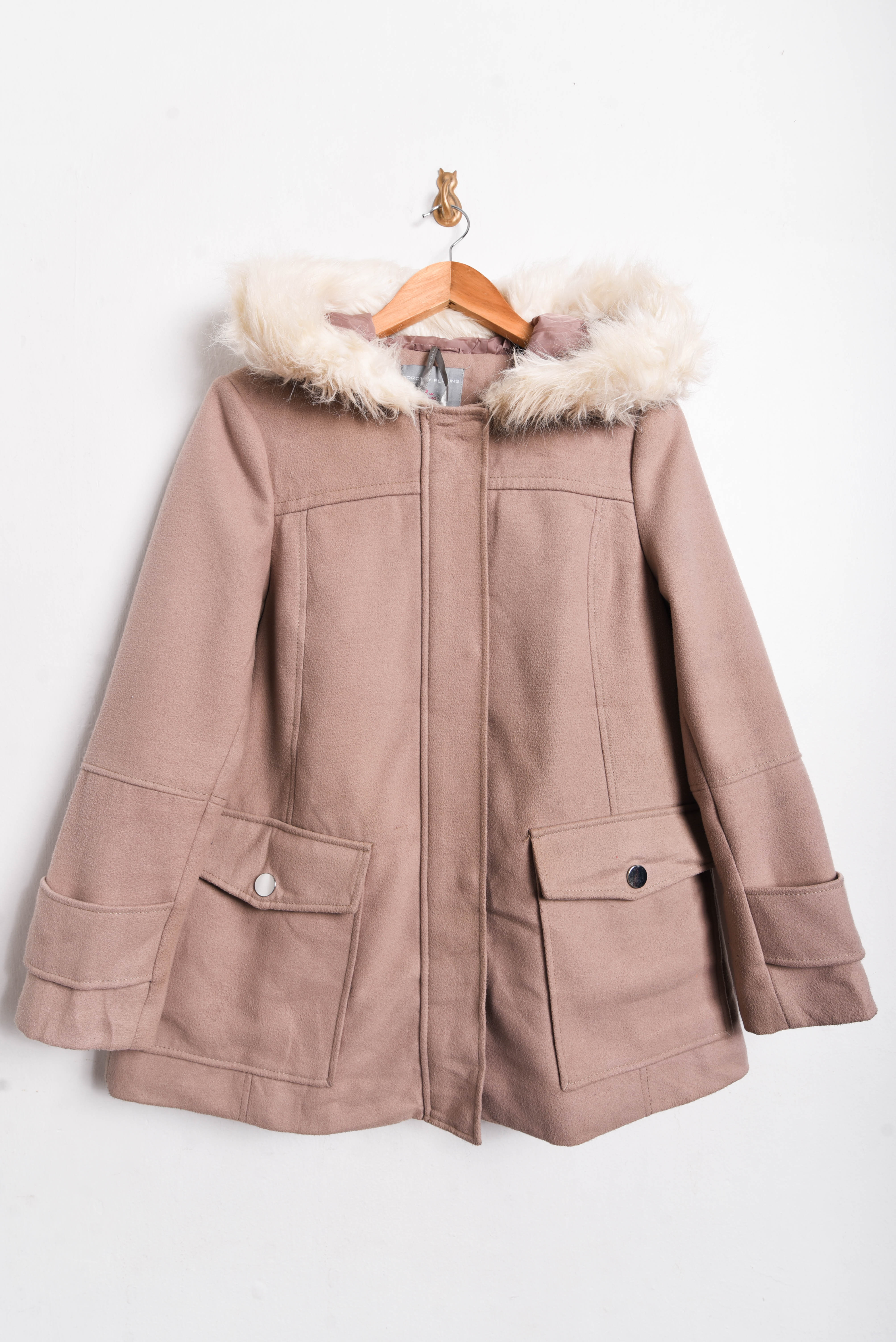 Chaqueta beige capucha furry
