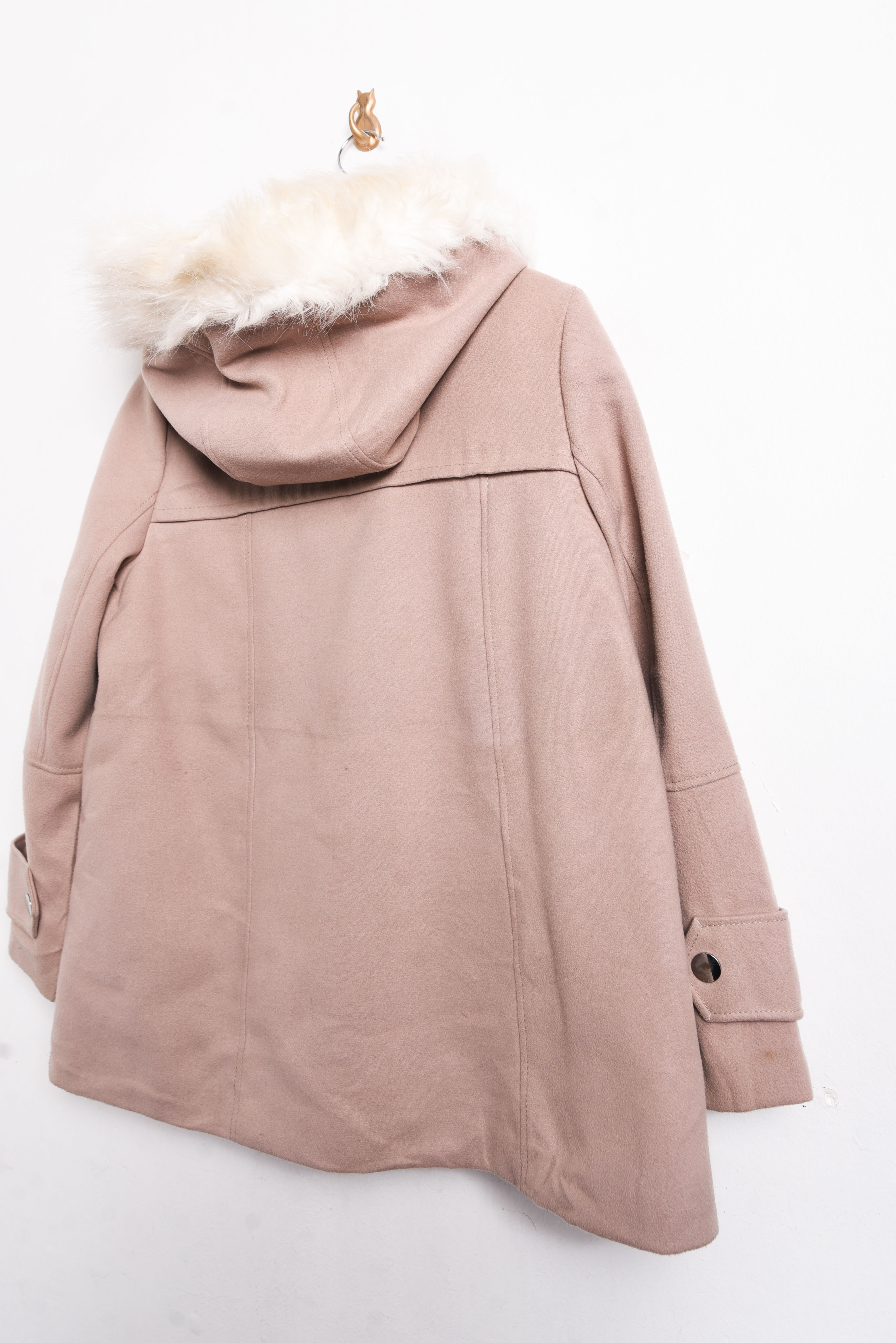 Chaqueta beige capucha furry