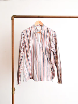 Camisa envolvente rayada