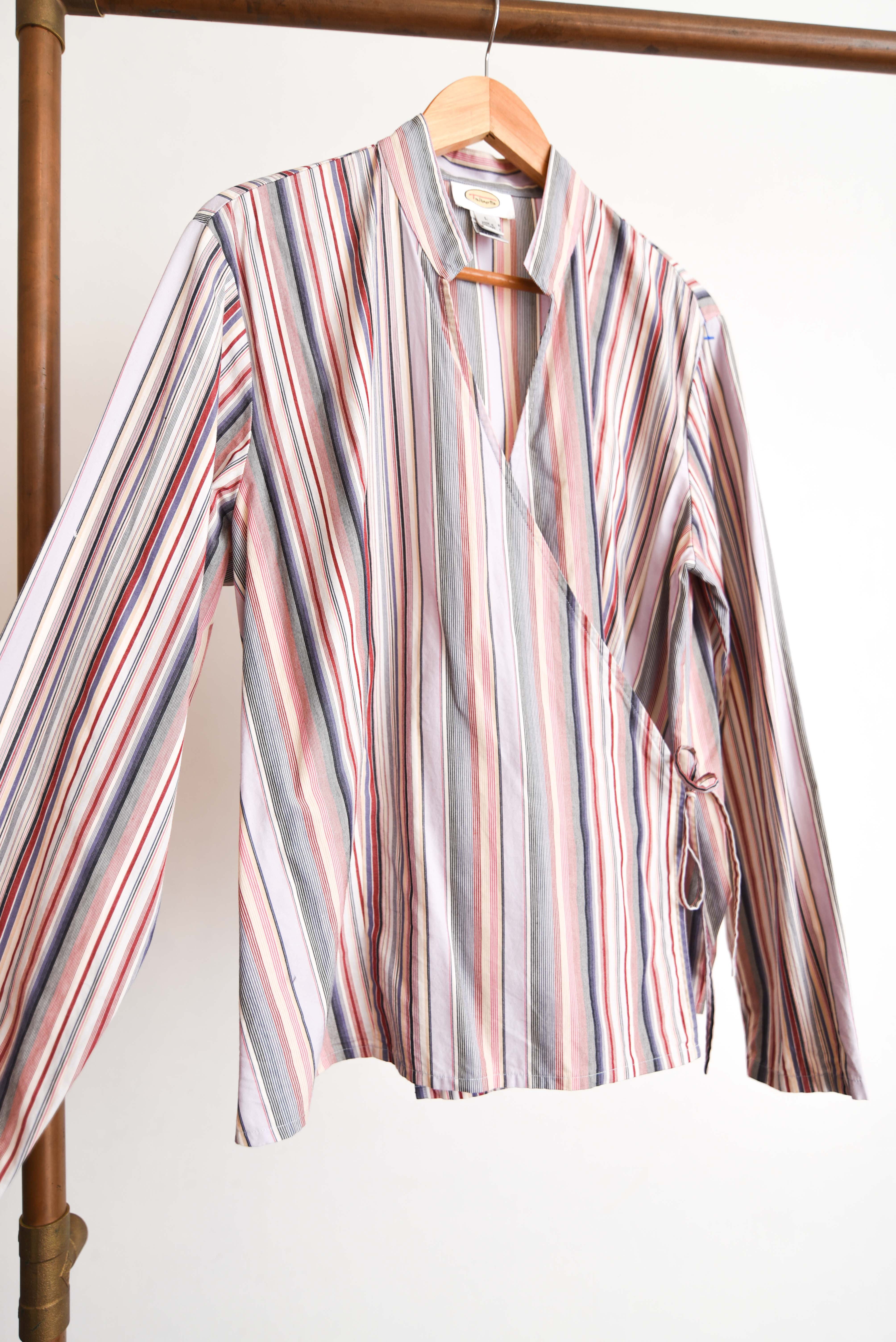 Camisa envolvente rayada