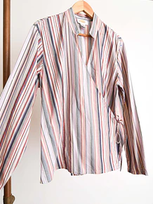 Camisa envolvente rayada