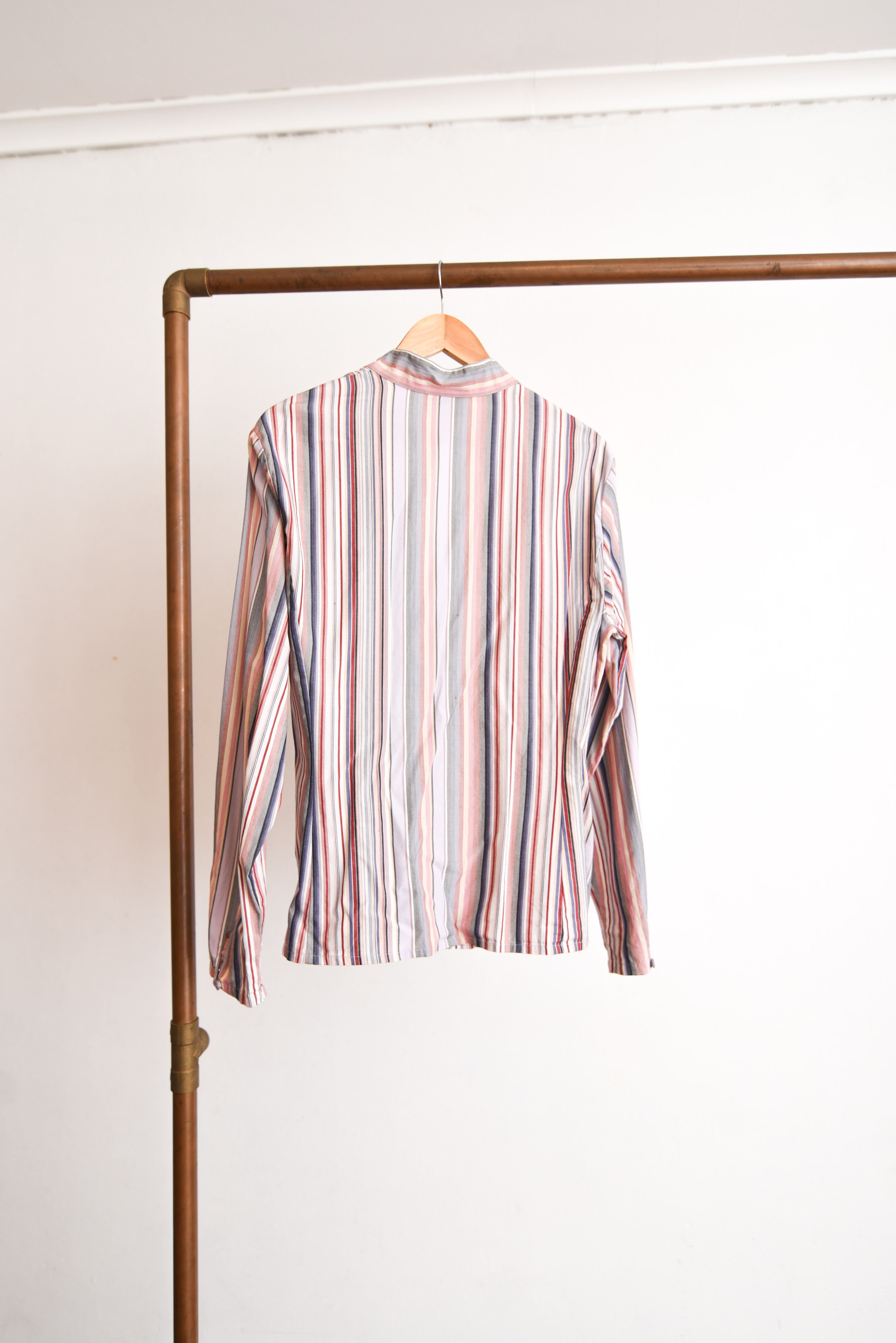Camisa envolvente rayada
