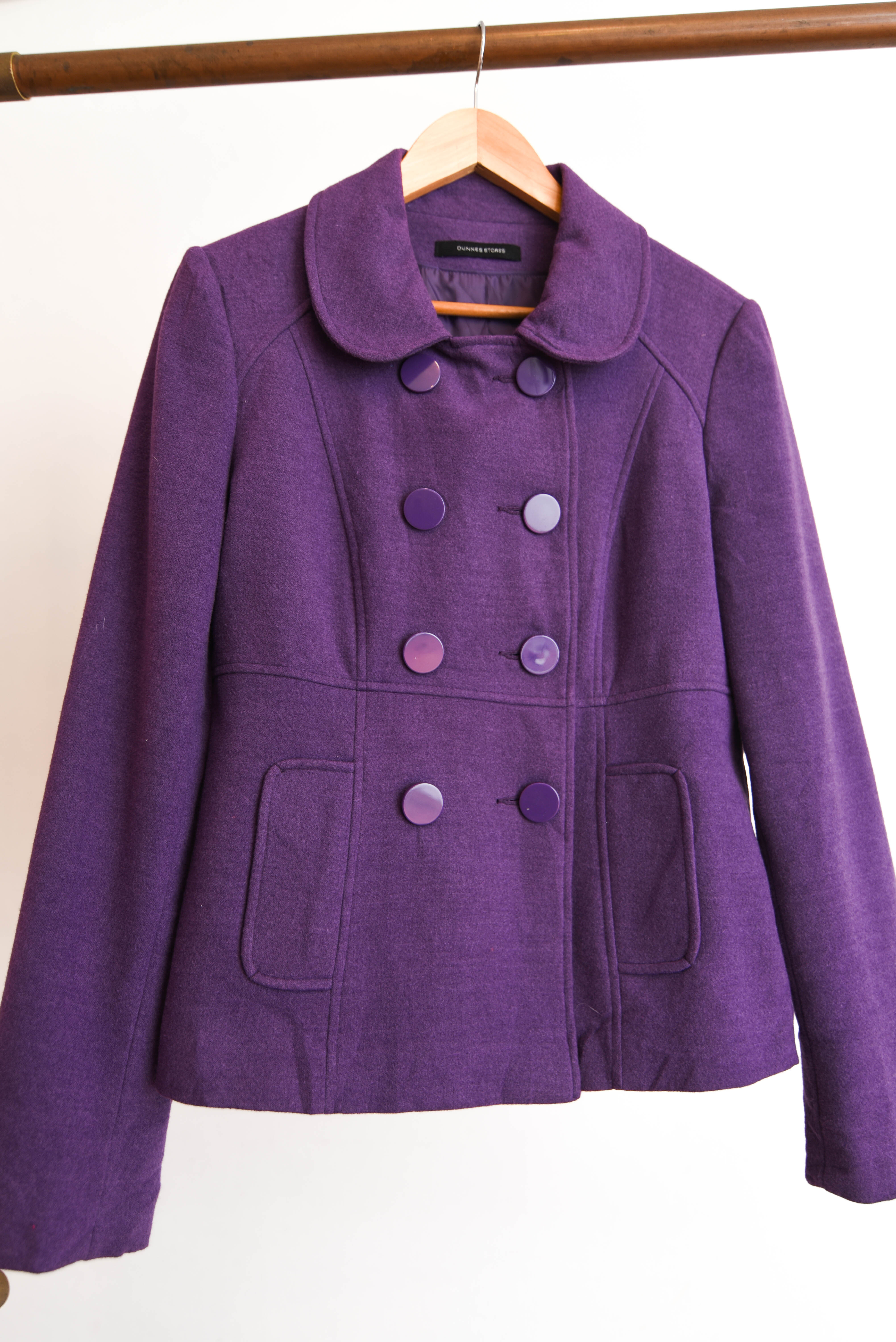 Chaqueta morada peter pan