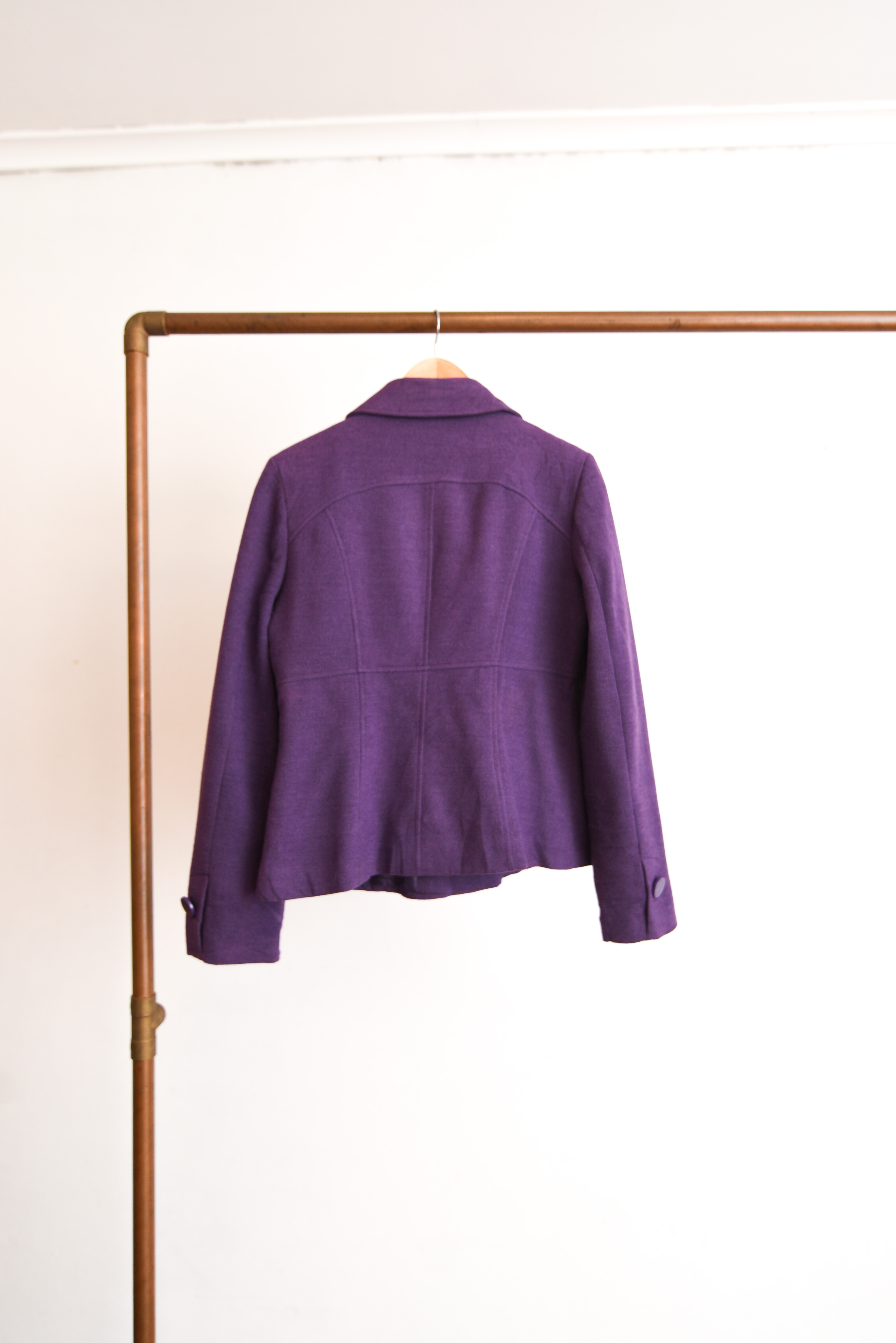 Chaqueta morada peter pan