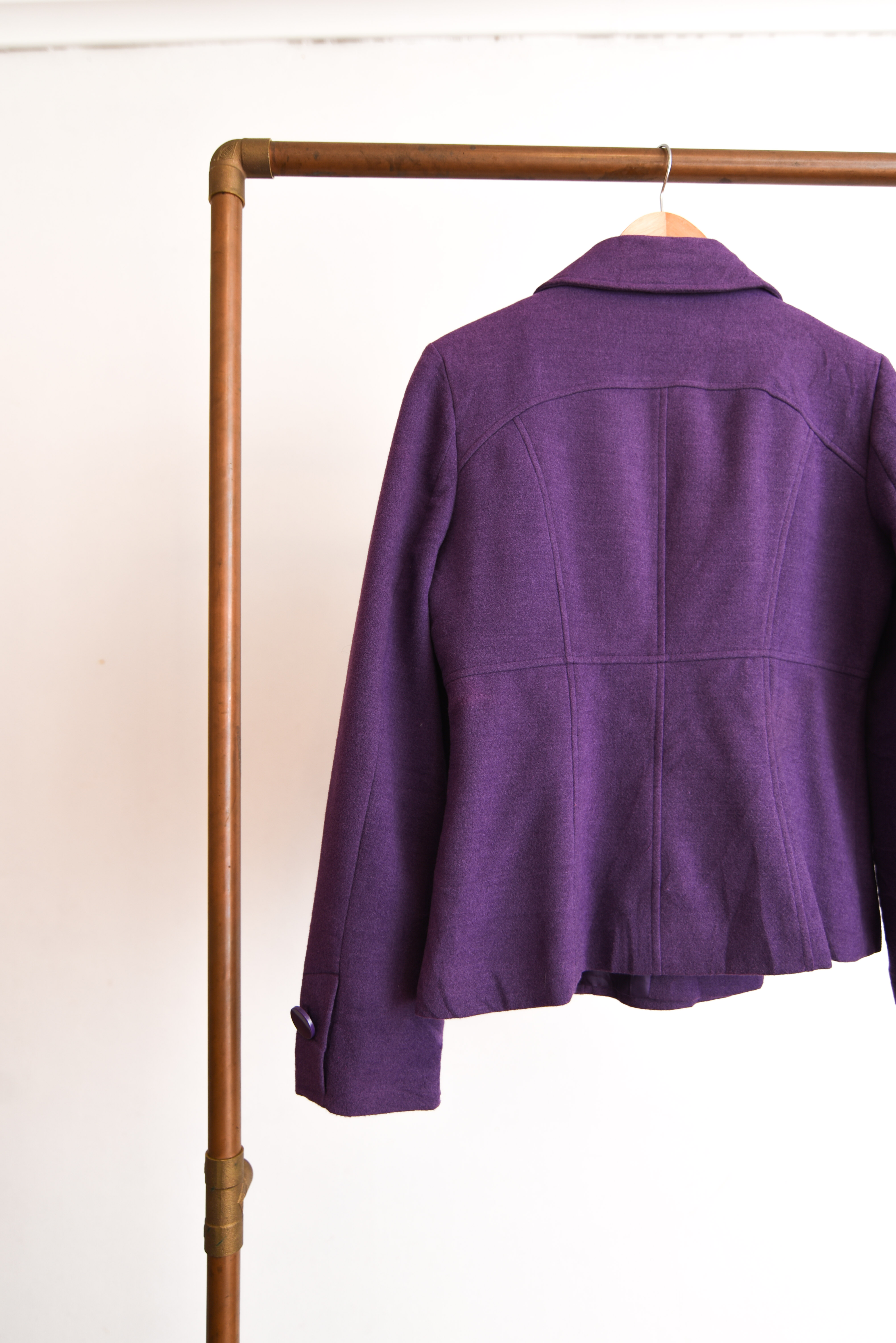 Chaqueta morada peter pan