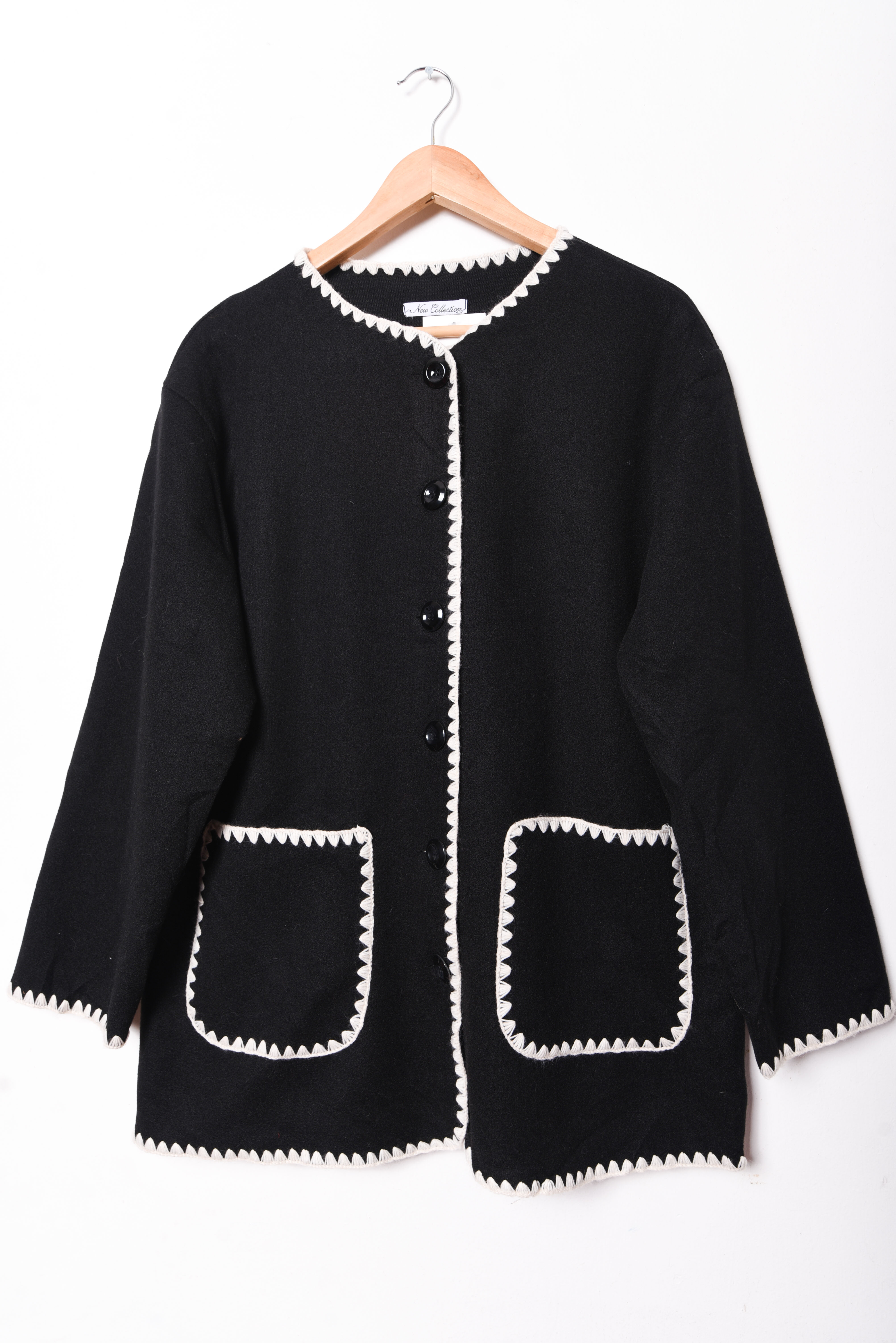 Chaqueta negra contraste
