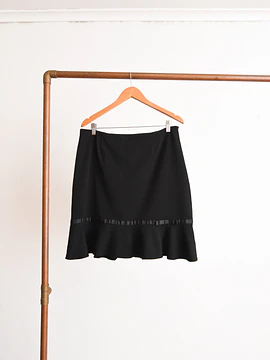 Falda negra bow