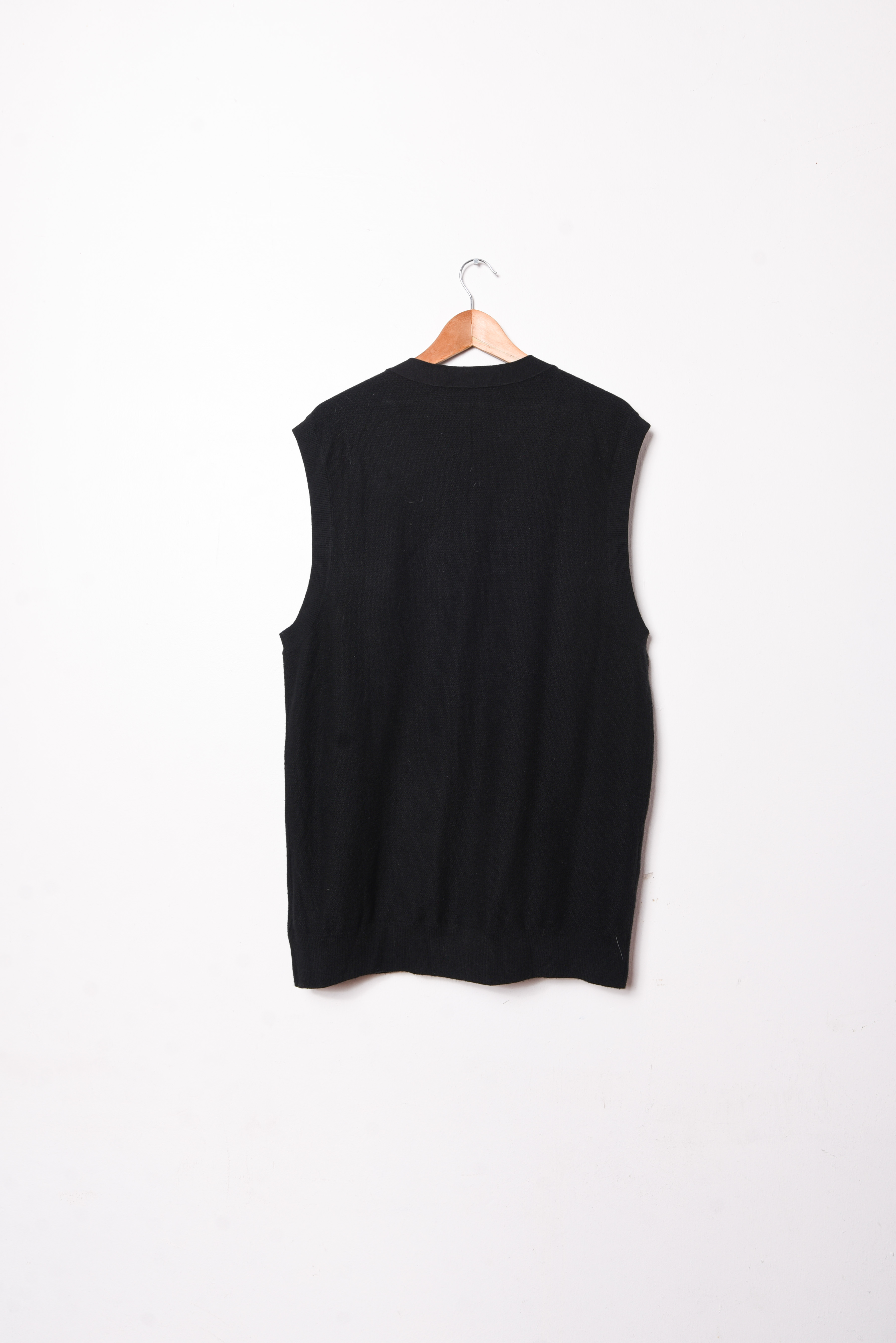 Sweater vest negro tejido