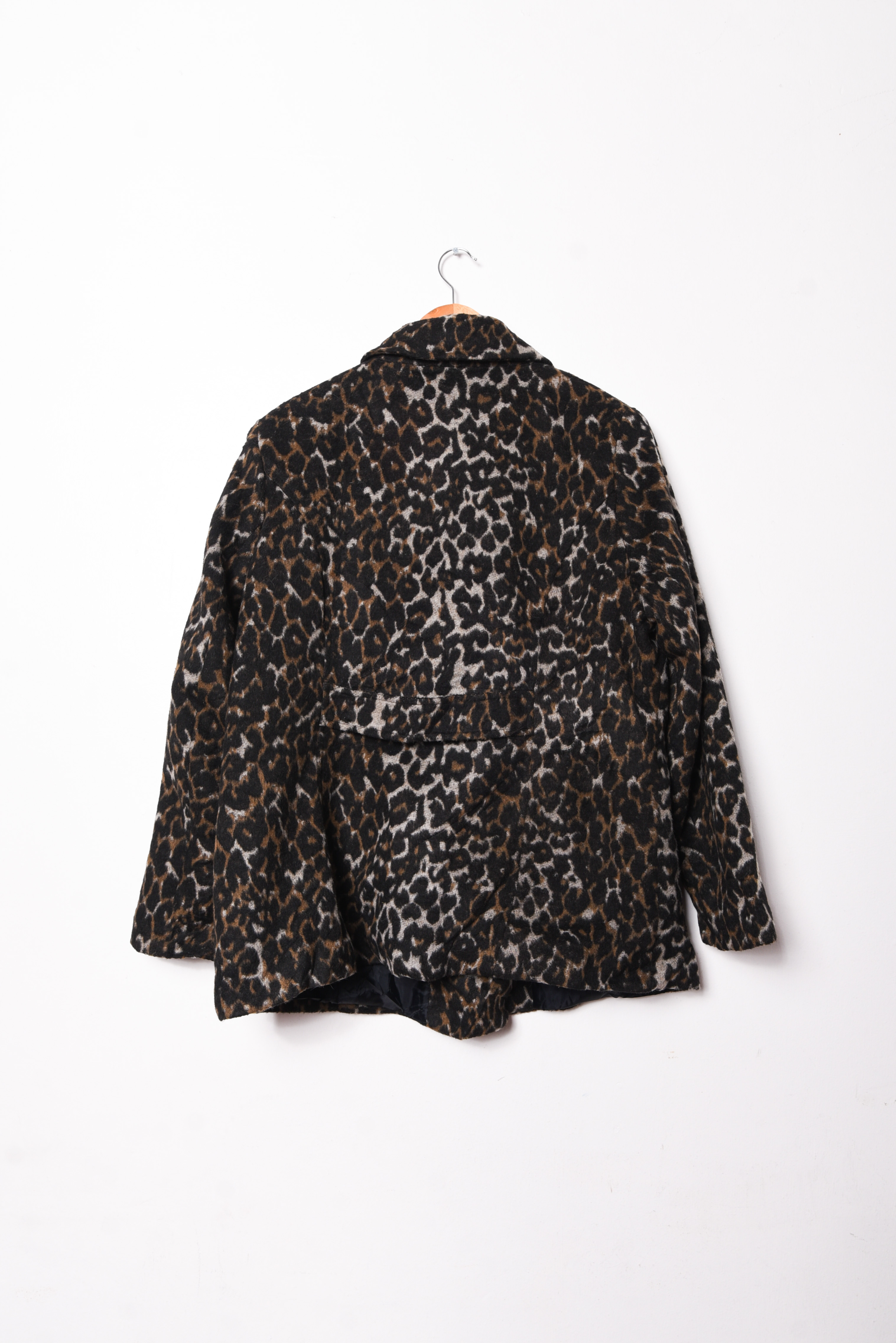 Abrigo animal print botones