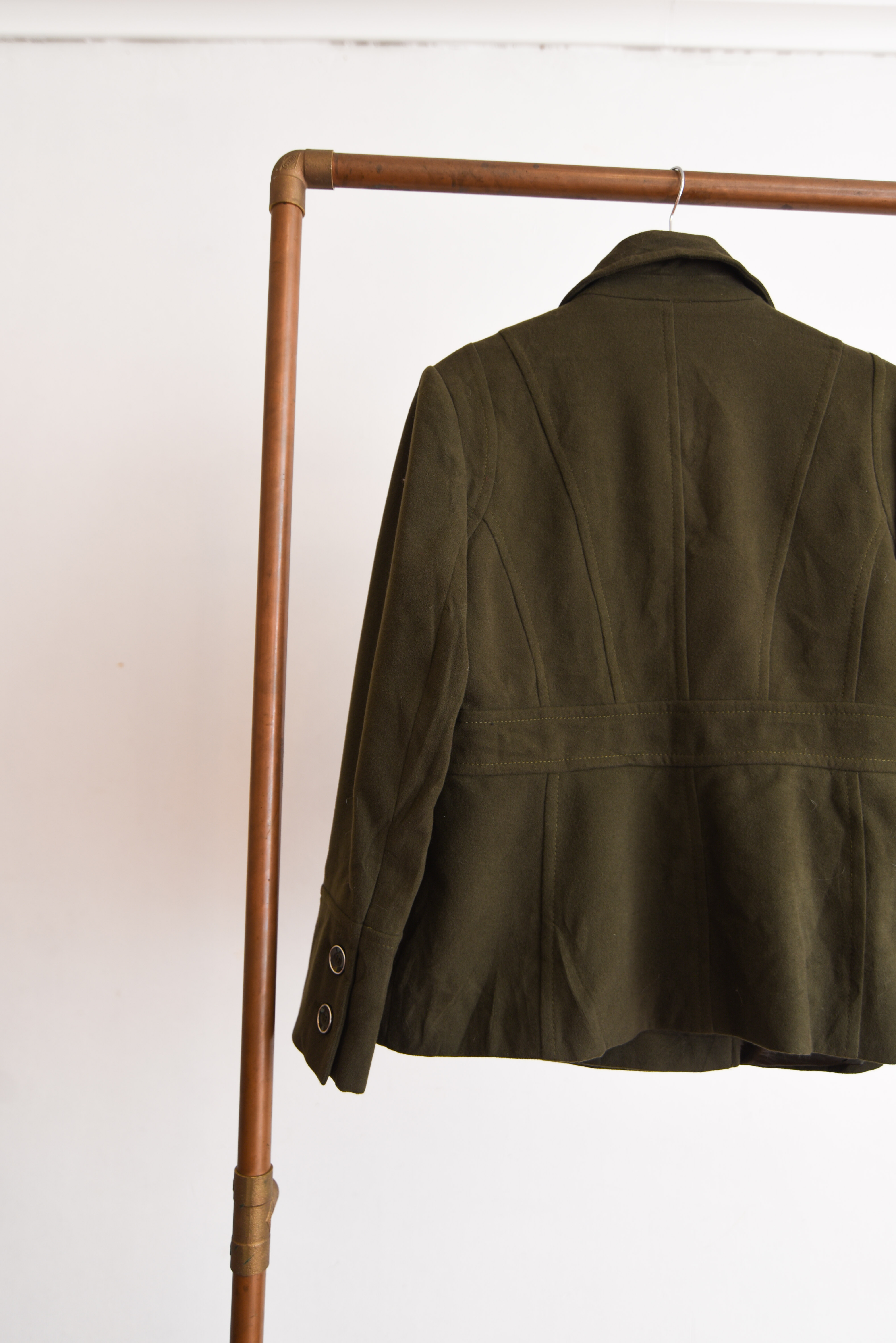 Chaqueta verde botón militar
