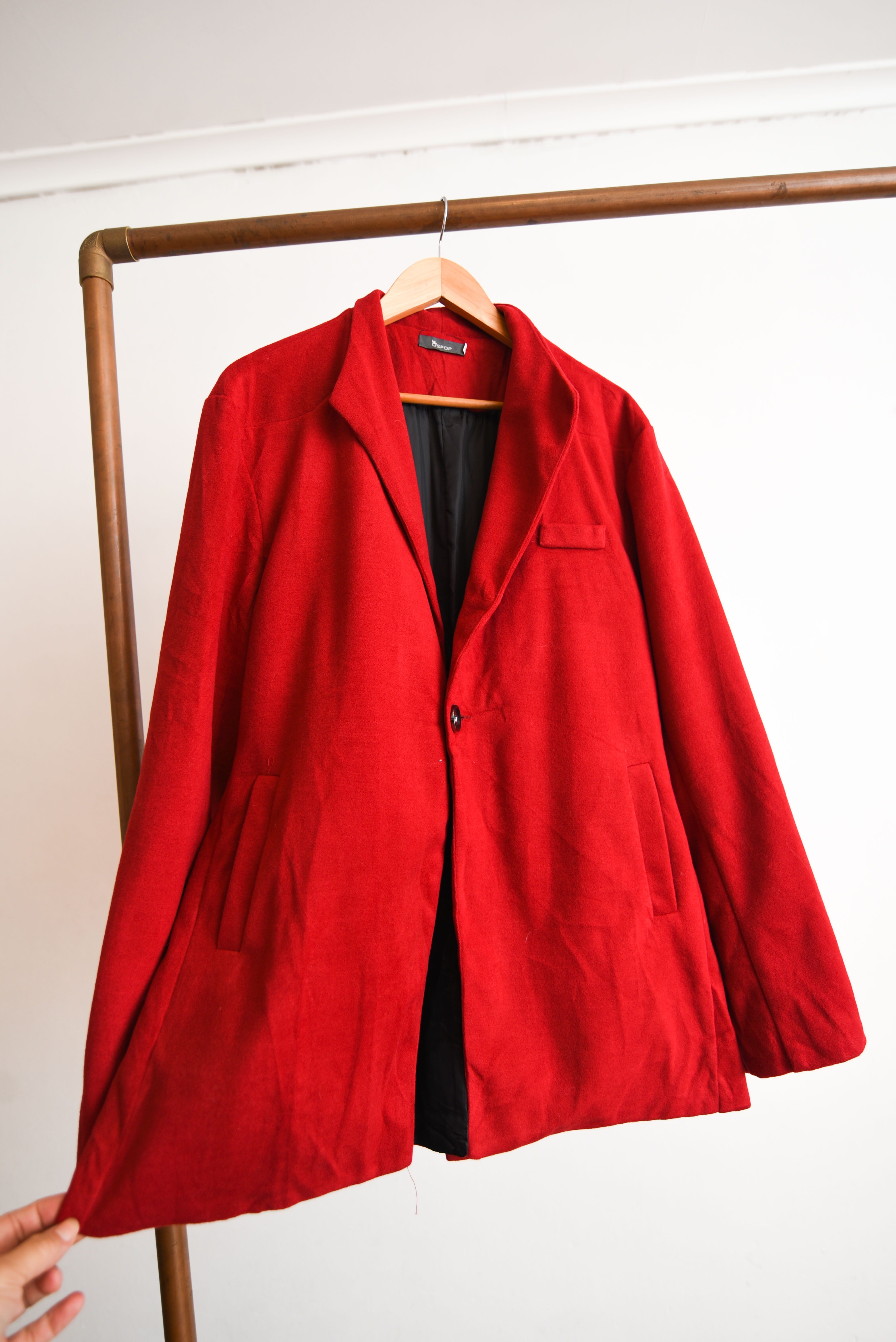 Blazer rojo botón