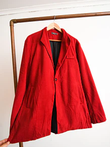 Blazer rojo botón