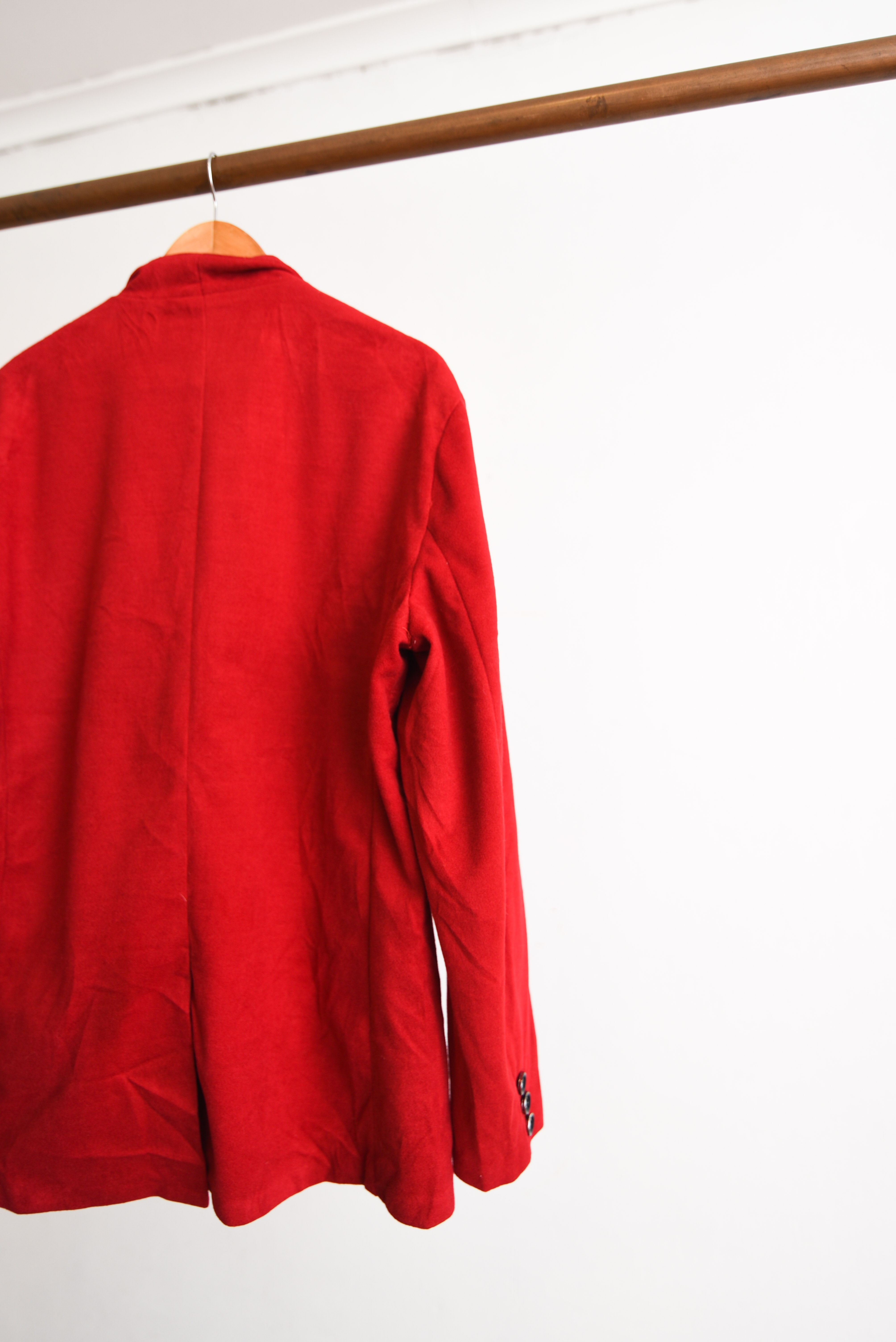 Blazer rojo botón