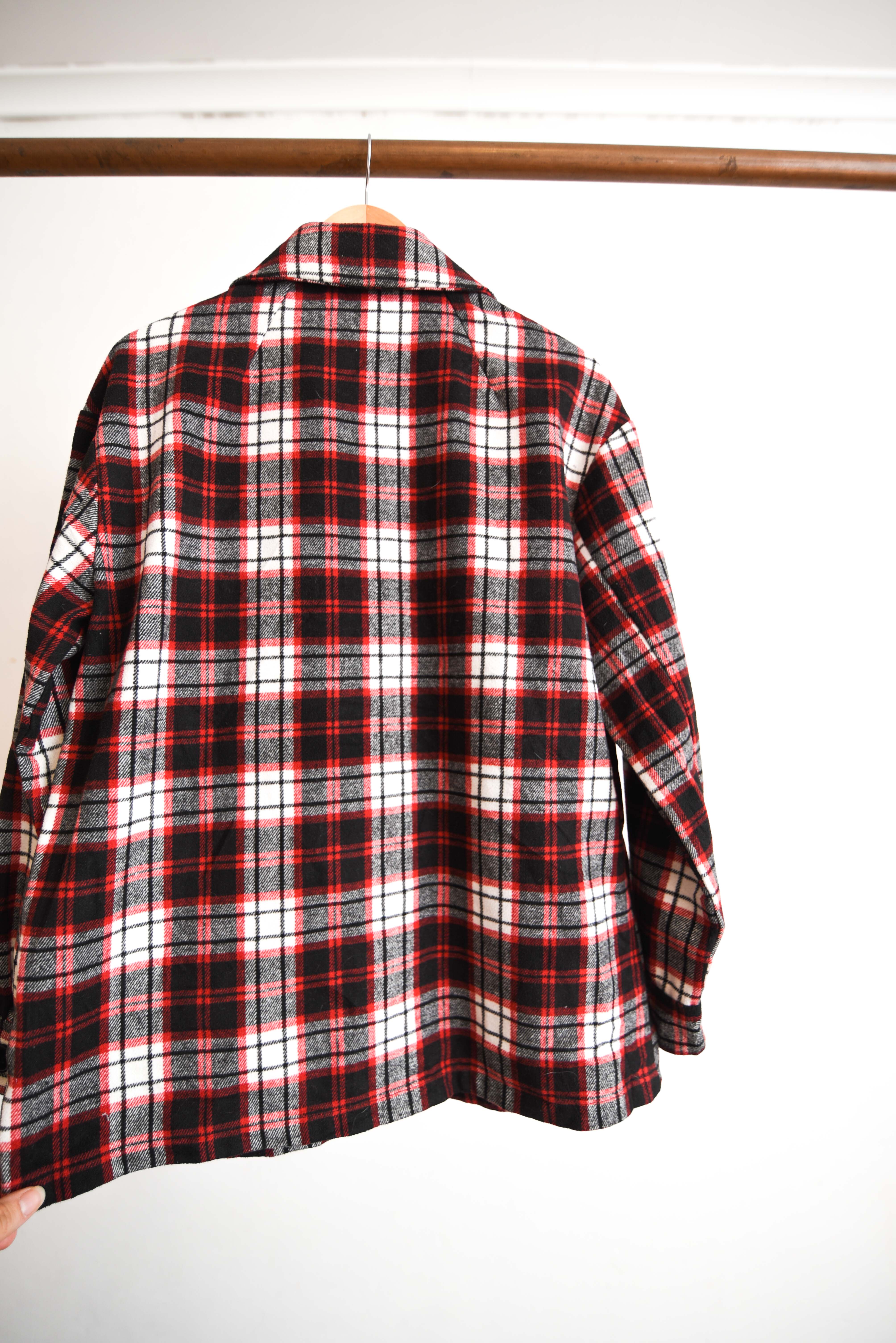 Chaqueta tartán rojo y negro