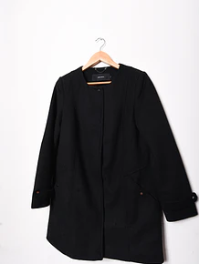 Abrigo negro broches lana