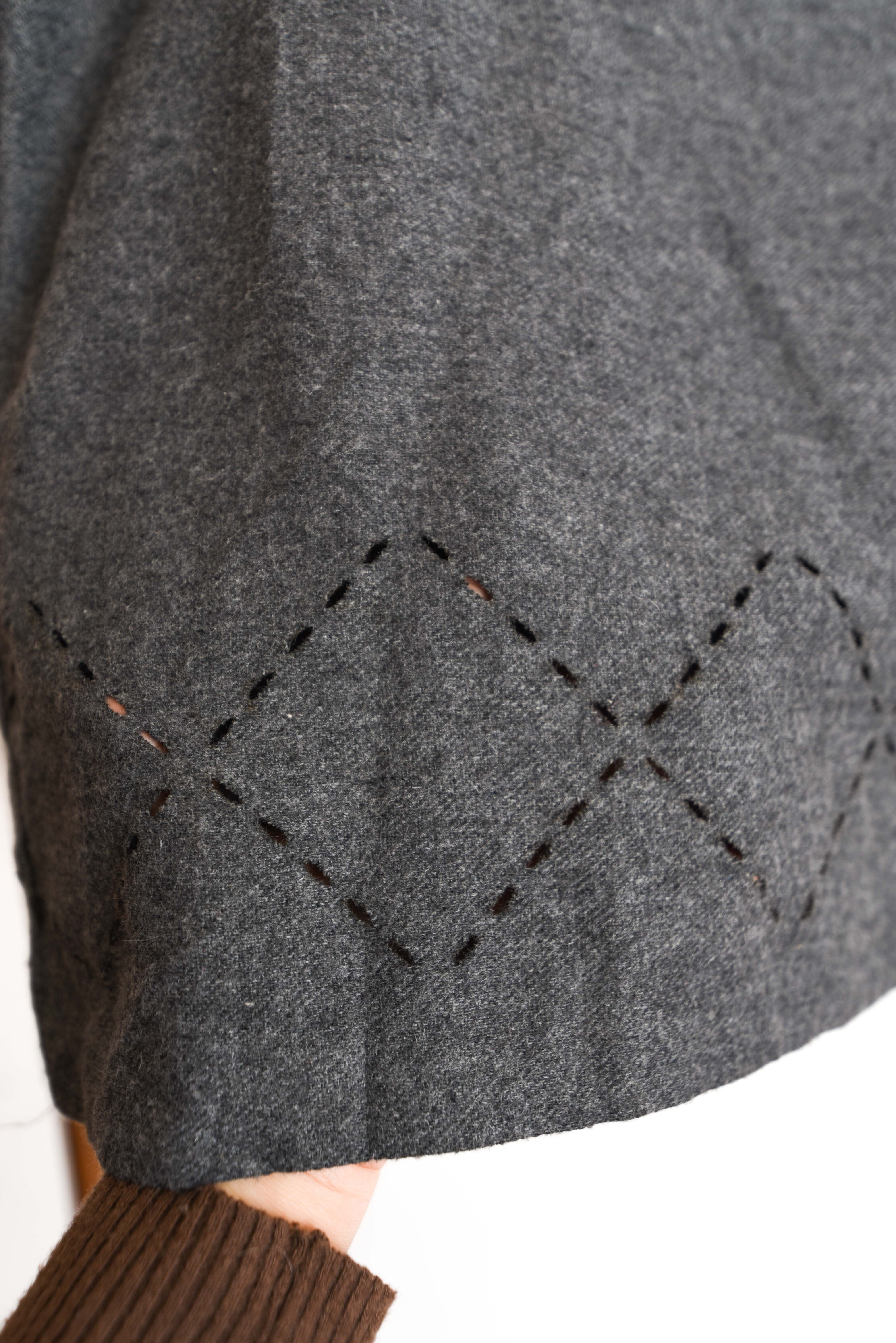 Falda gris rombos
