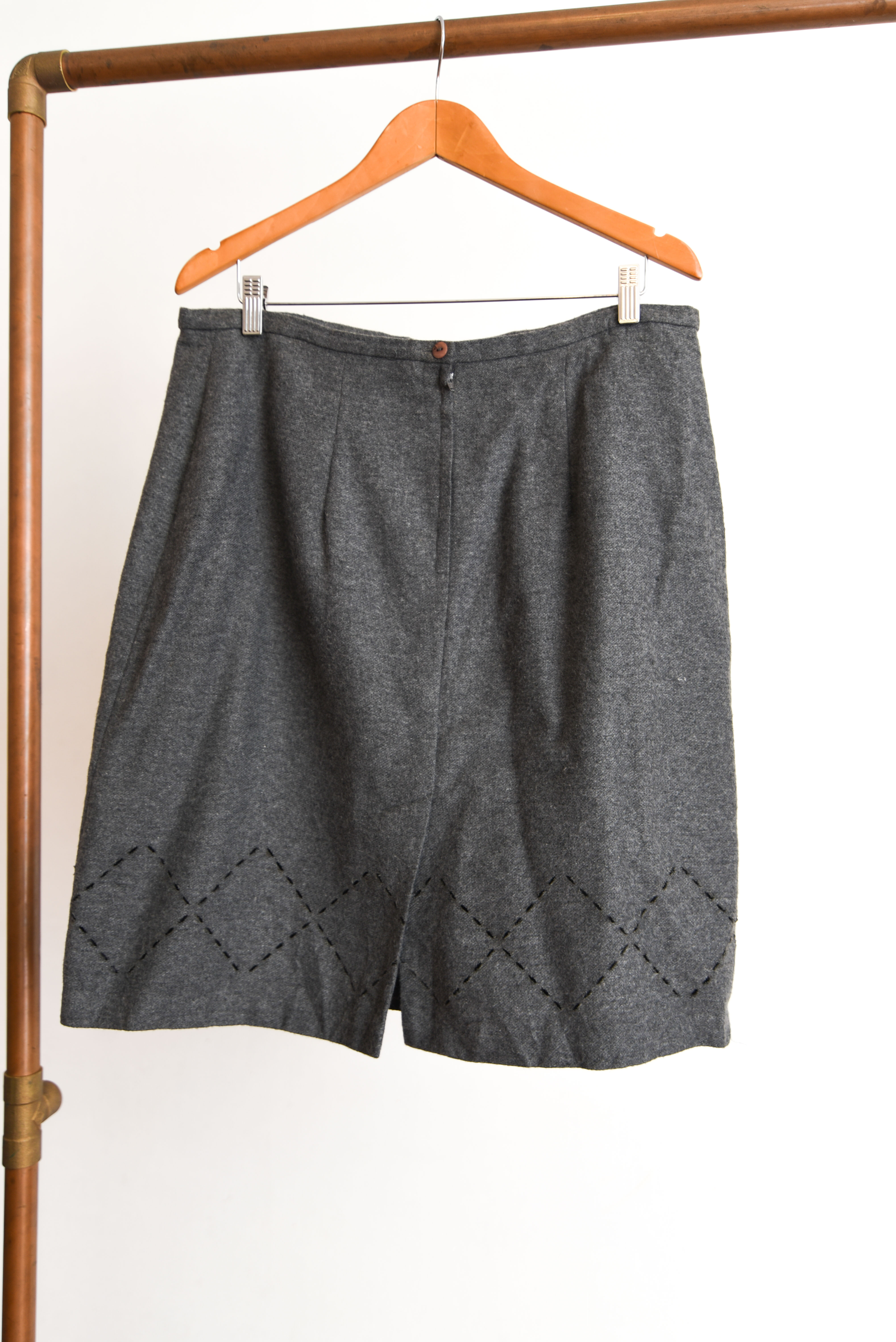 Falda gris rombos