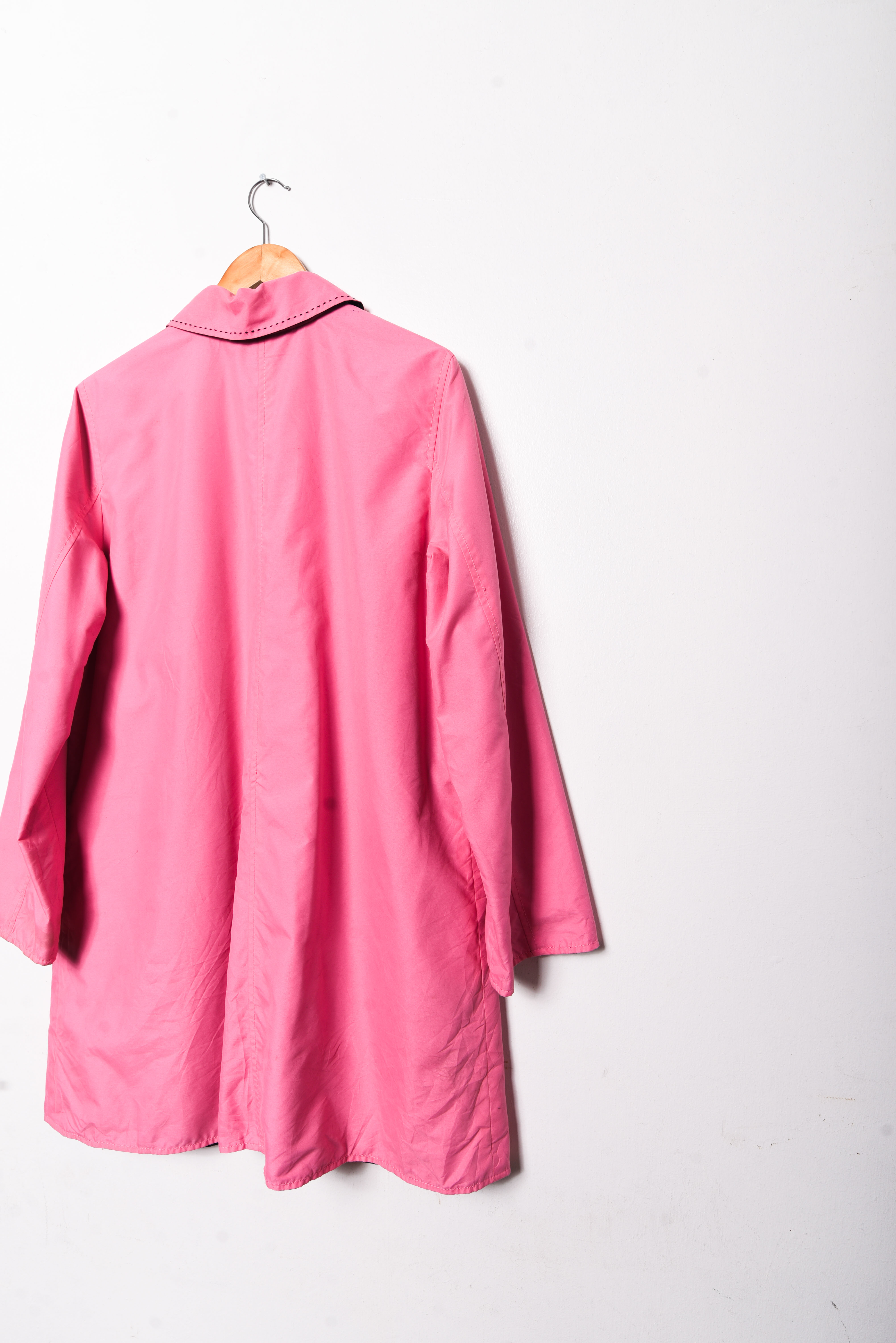 Trench rosa y negro reversible