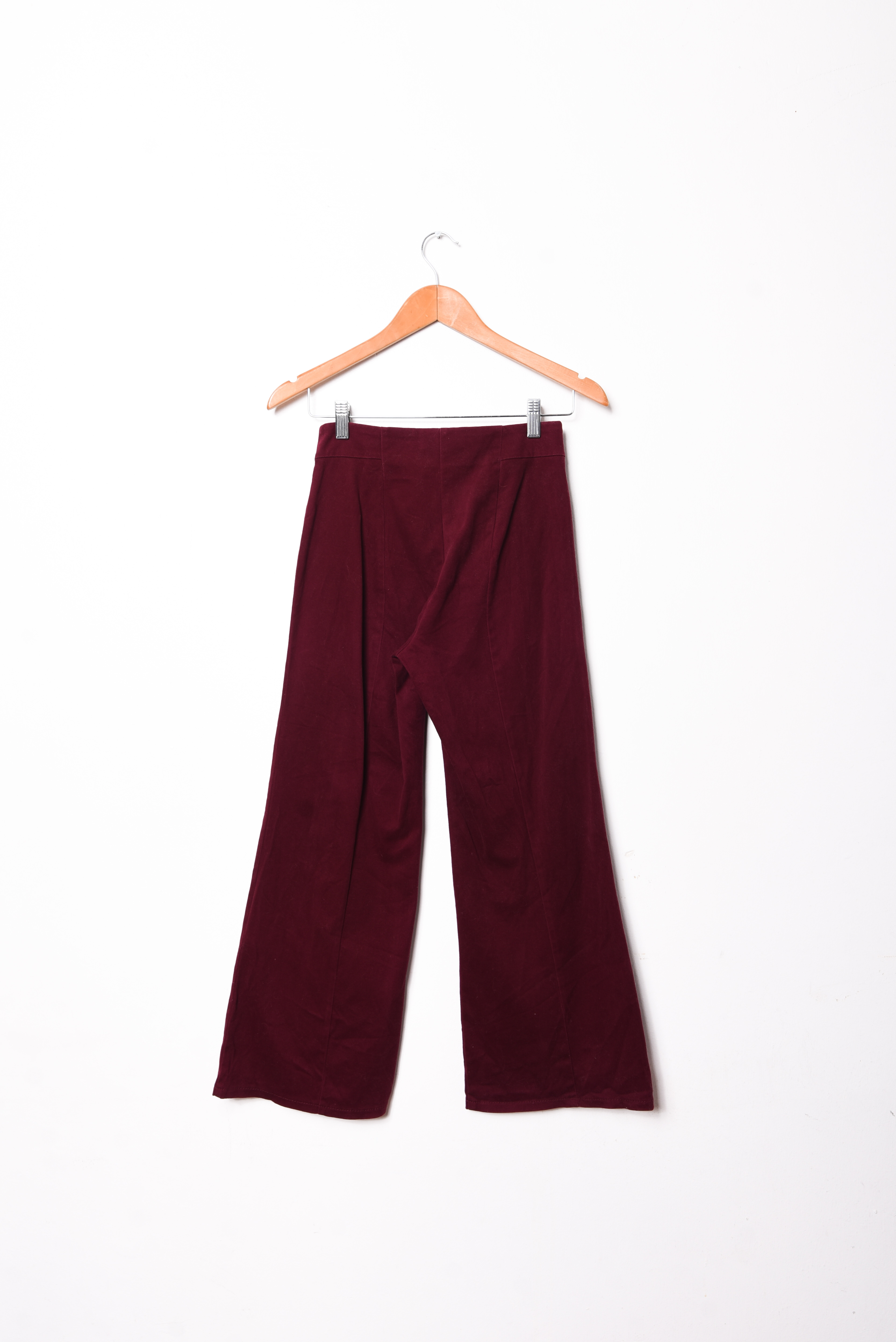 Pantalón flare burdeo