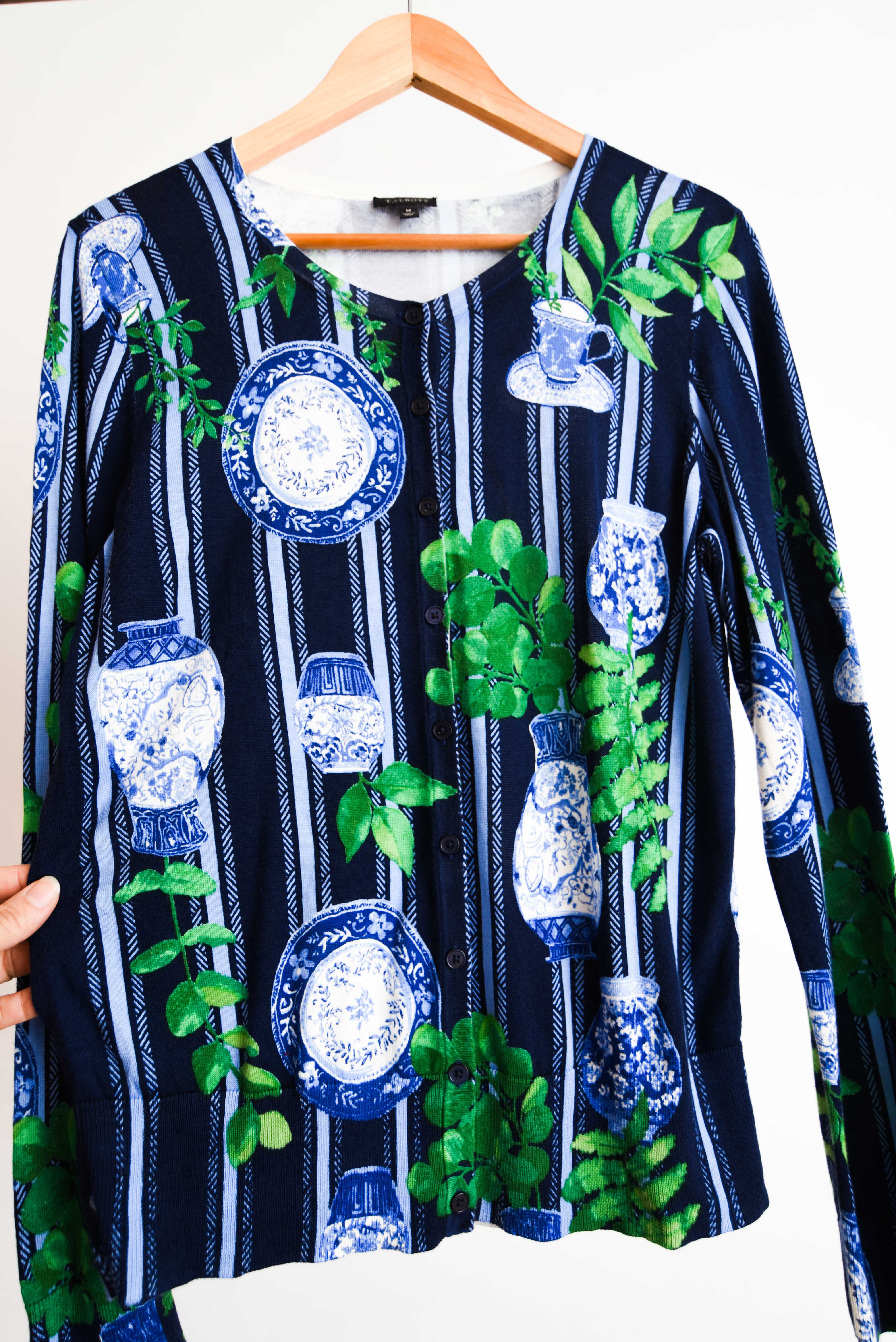Cardigan azulino plantas