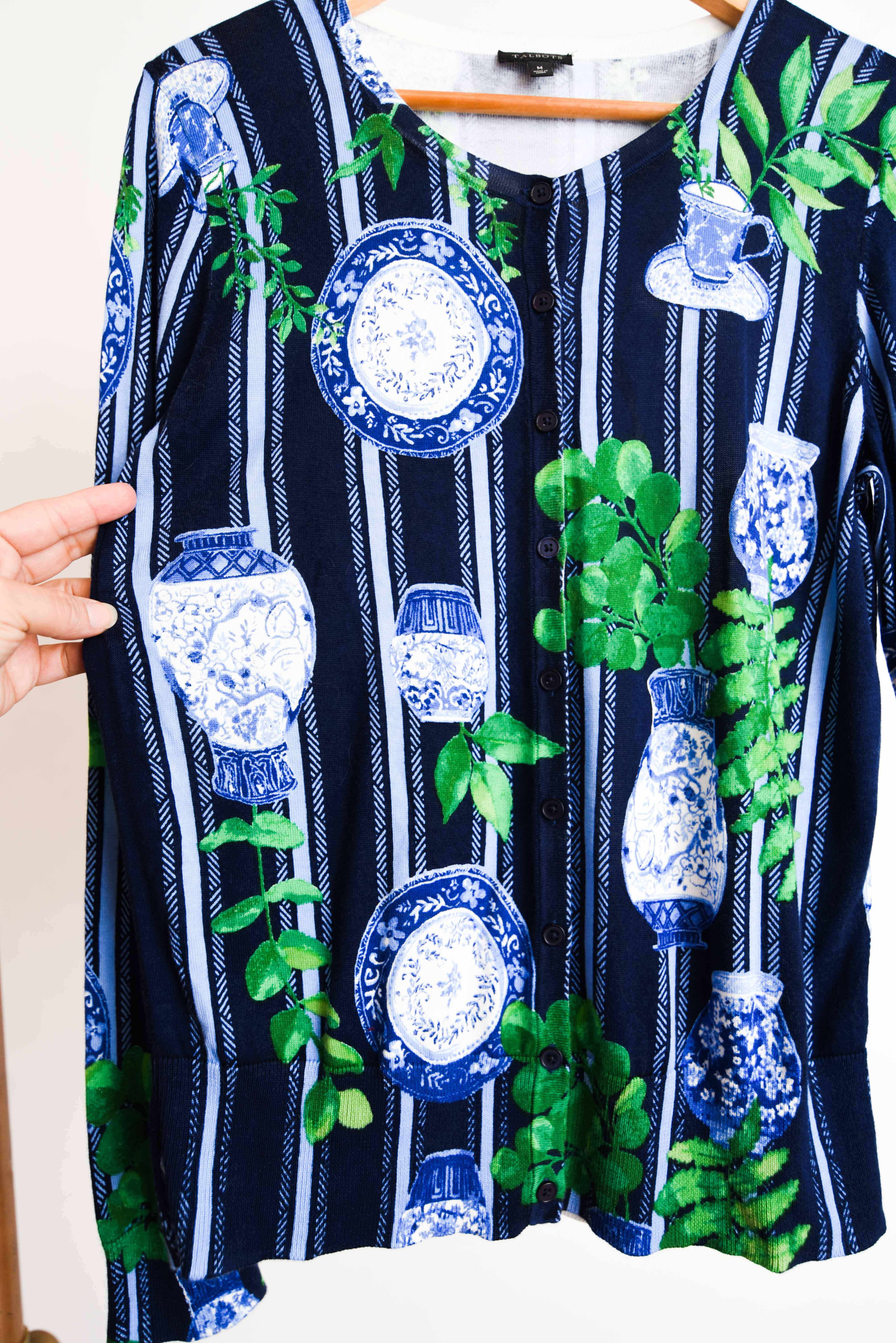 Cardigan azulino plantas