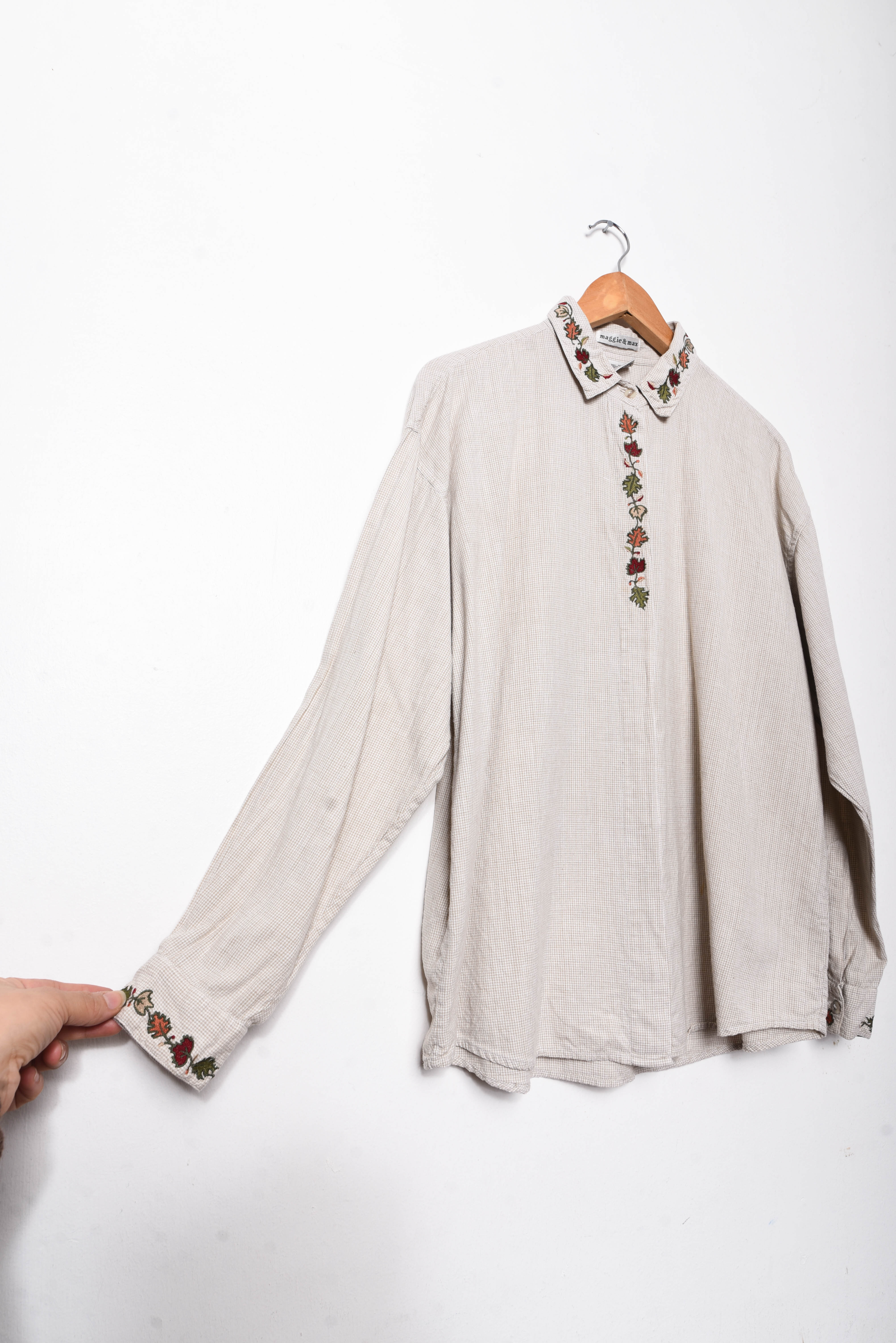 Camisa beige otoño bordado vintage