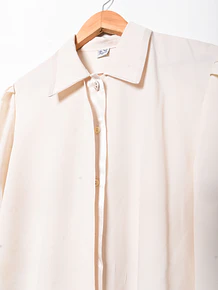 Blusa marfil vintage toques satinados