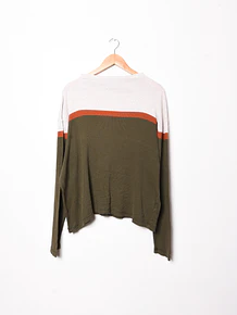 Polera marfil y verde acanalada
