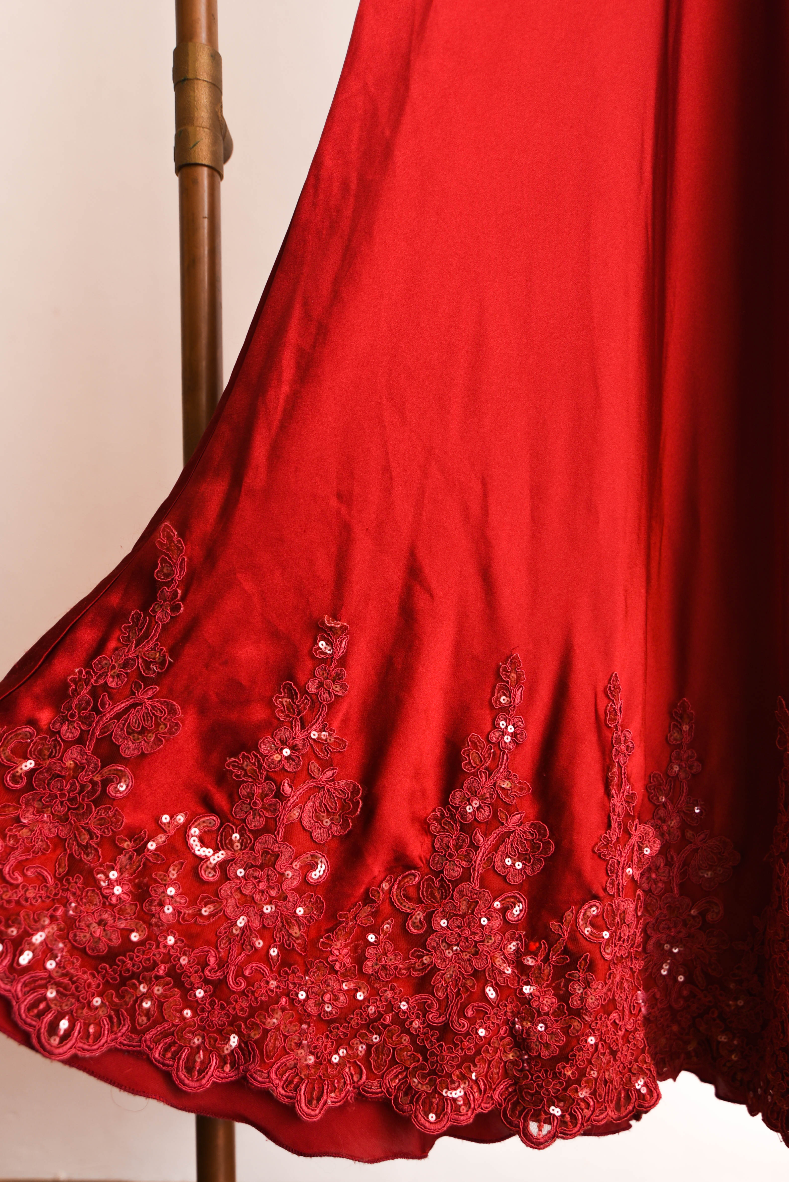 Slipdress rojo satín y encaje