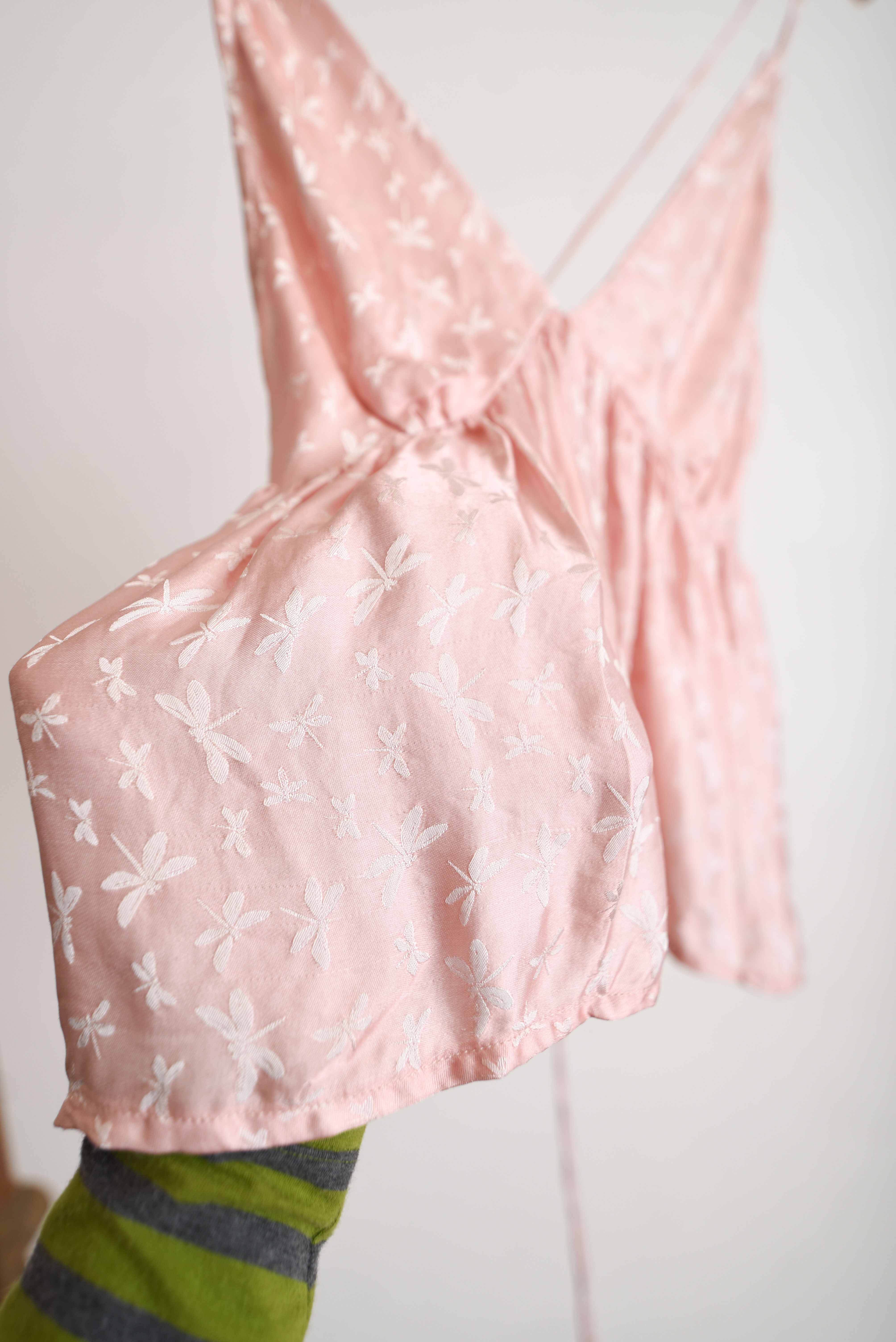 Top brocato silk libelulas