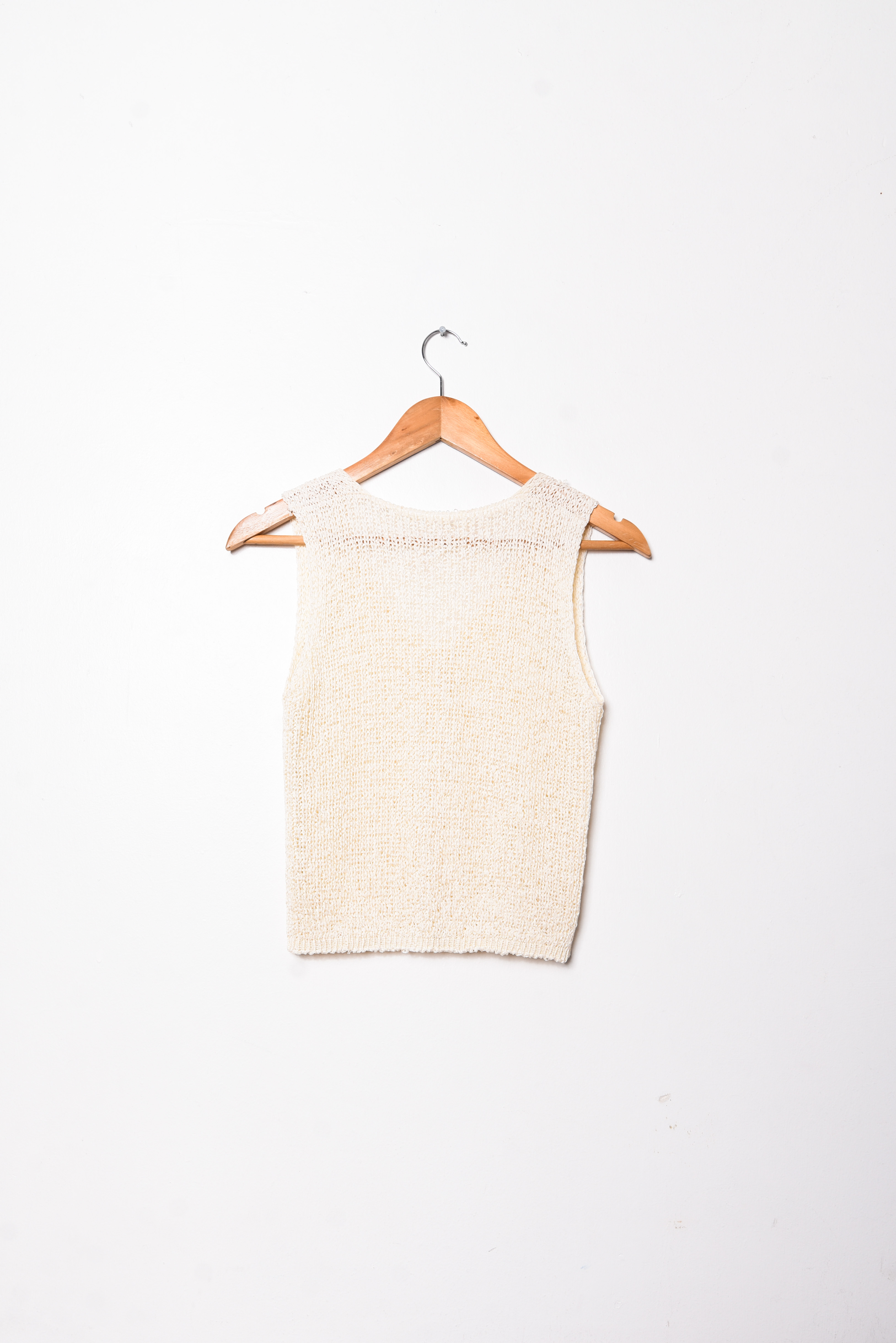 Sweater vest tejido marfil botones