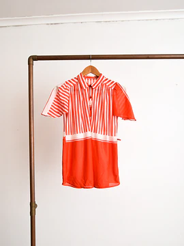 Blusa roja rayada 60s