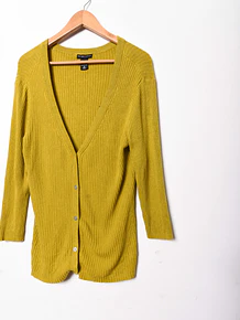 Cardigan acanalado mostaza