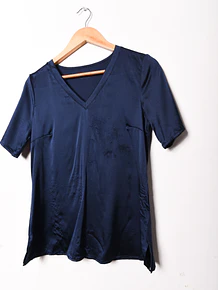 Polera azul seda