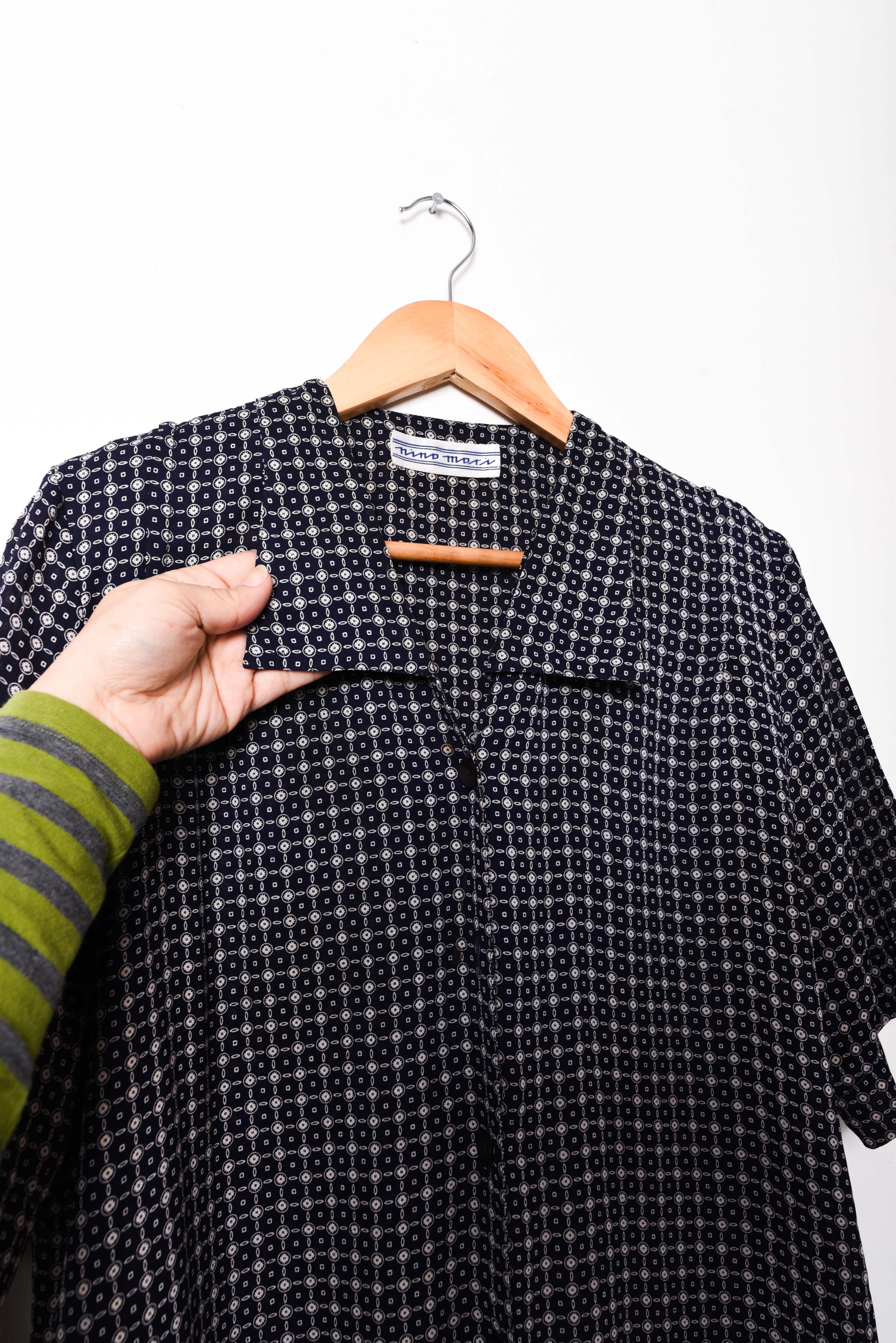 Blusa azul navy vntg gemas