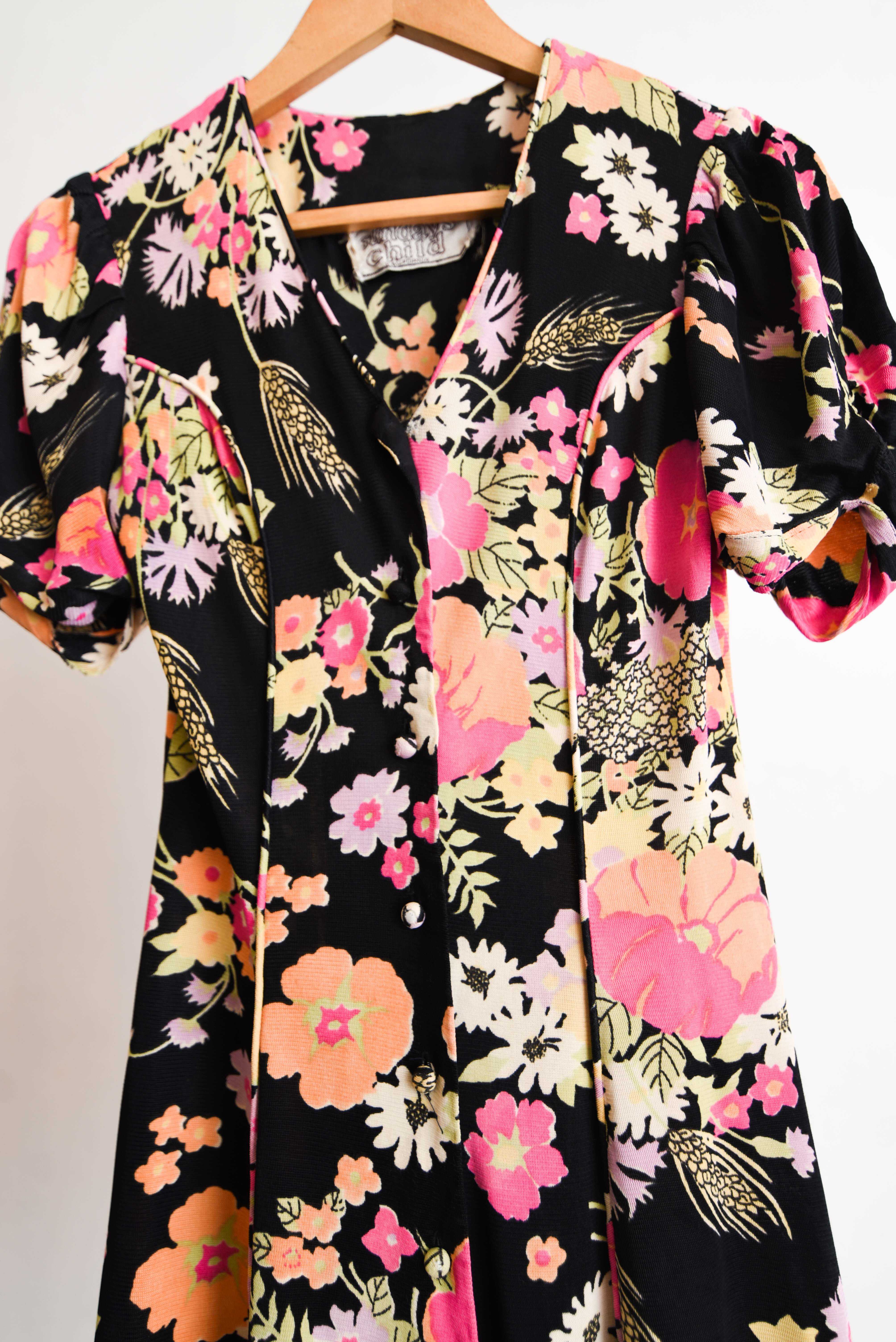 Vestido negro floral California 60s