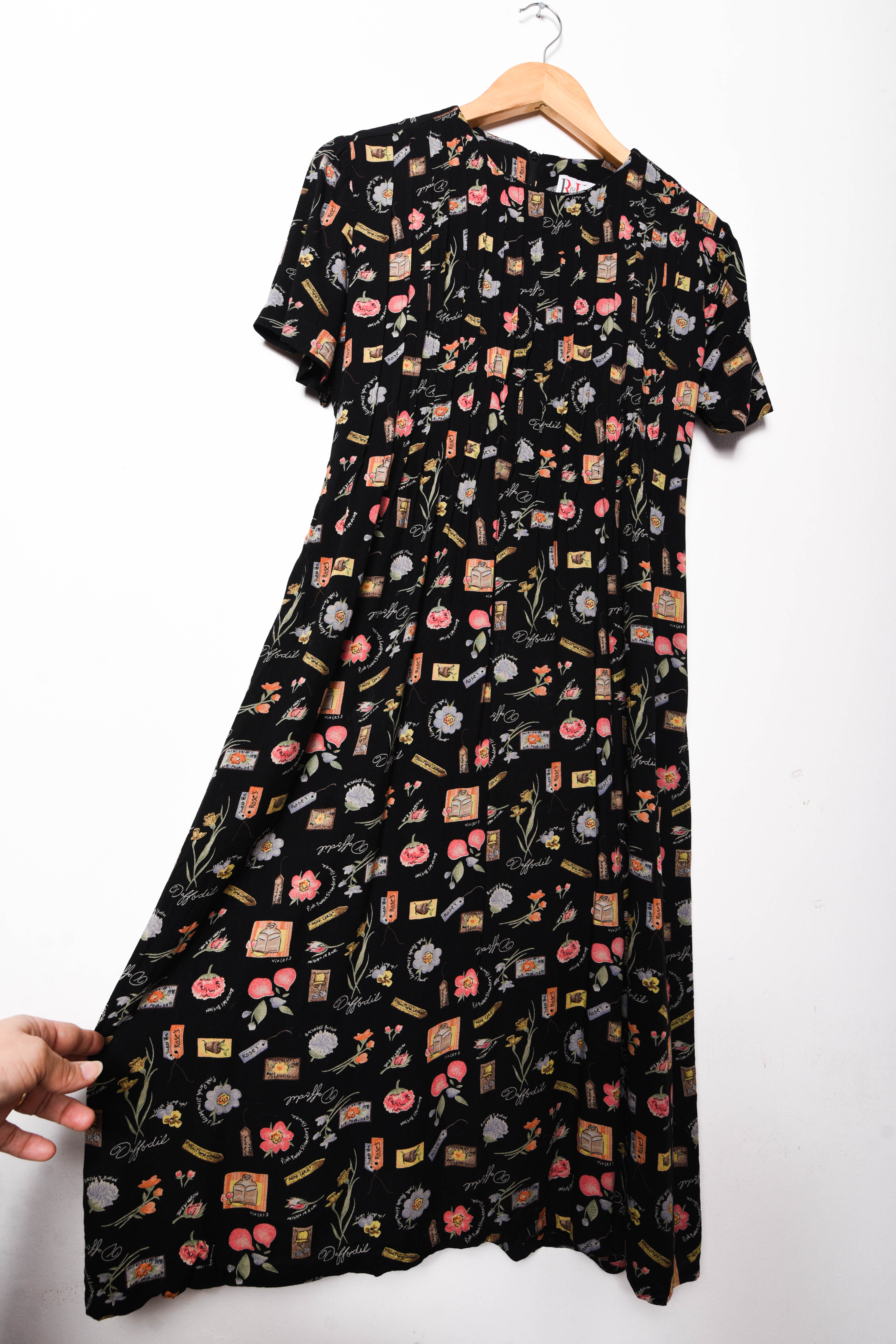 Vestido negro 90s print