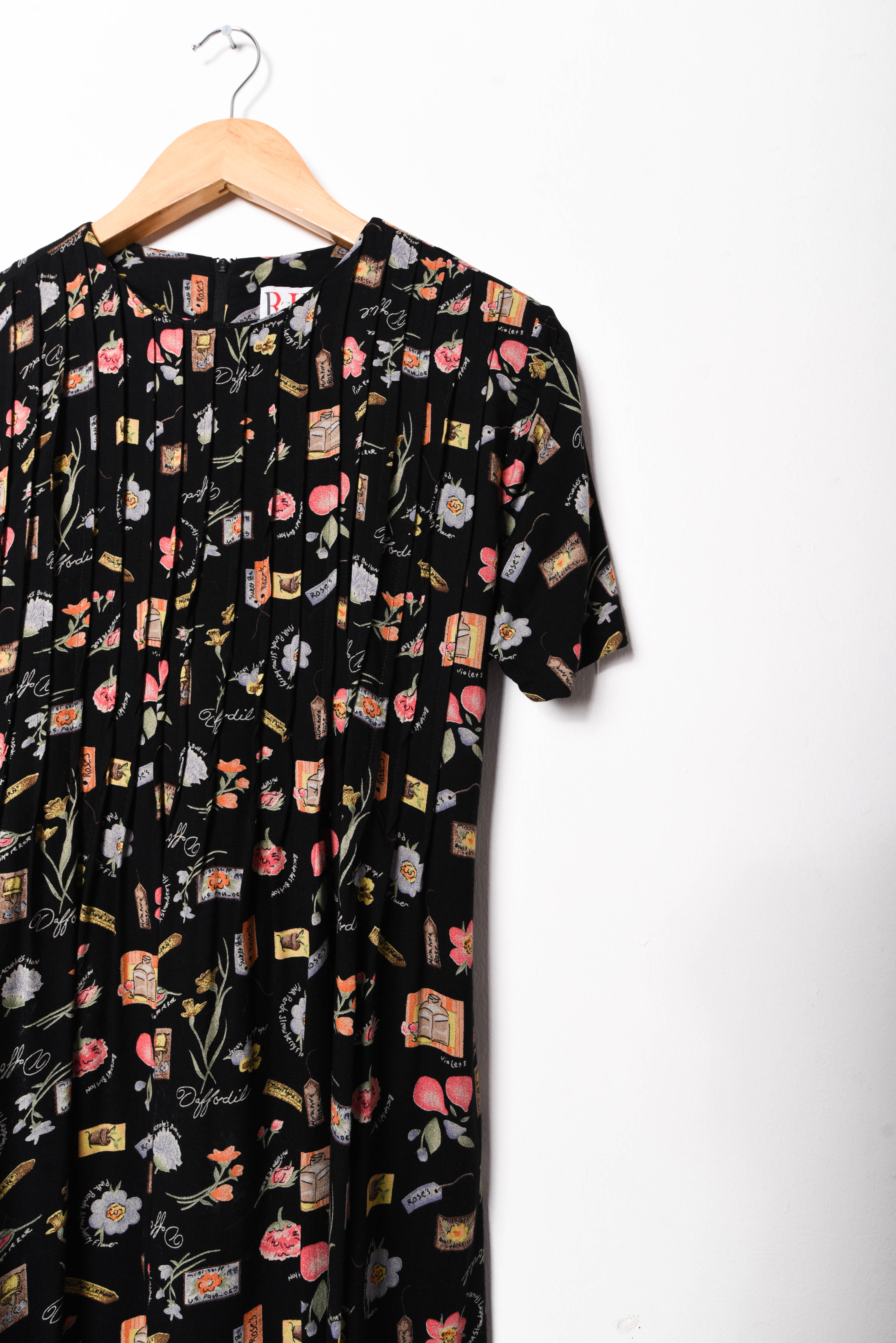 Vestido negro 90s print