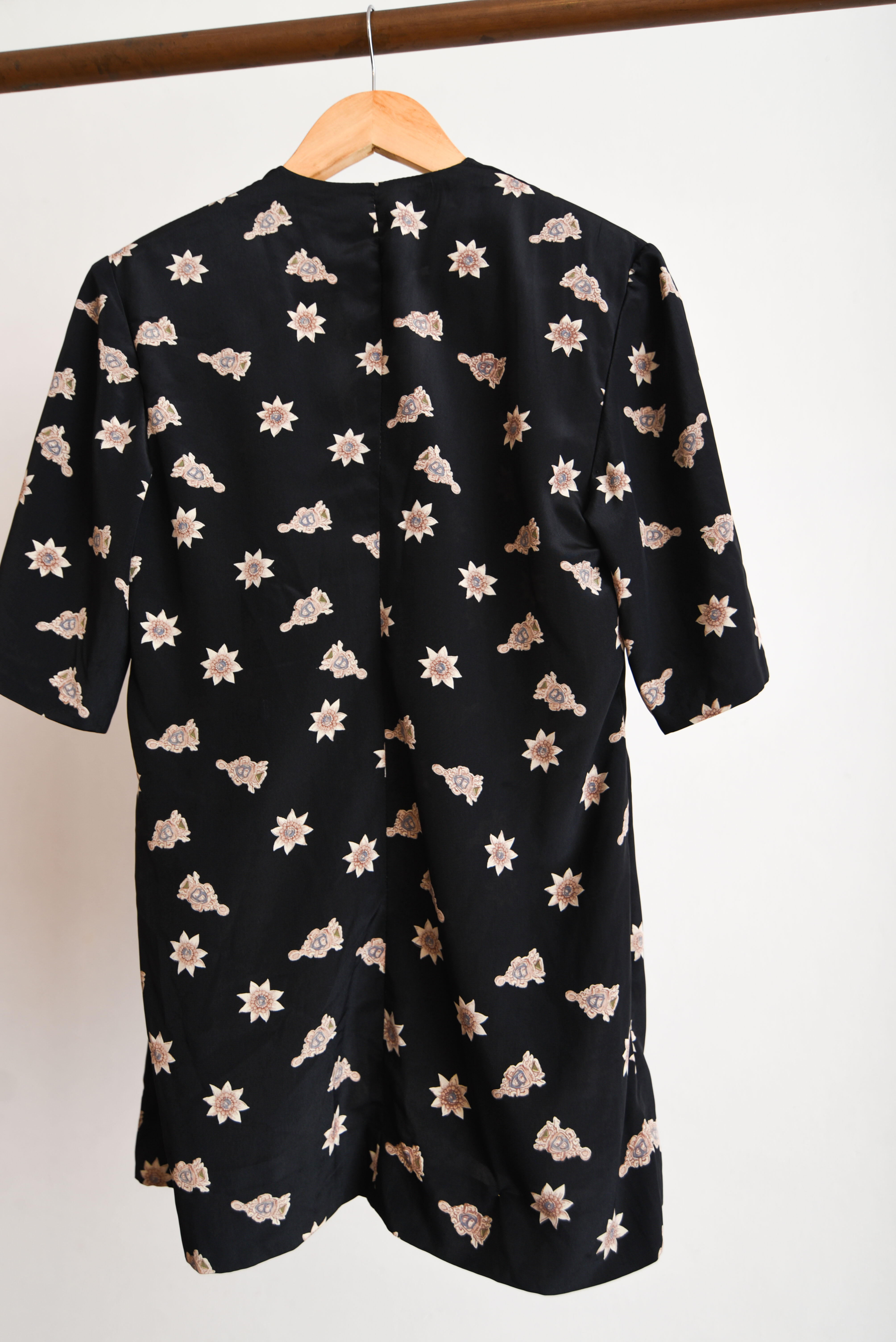 Blusón negro floral vintage