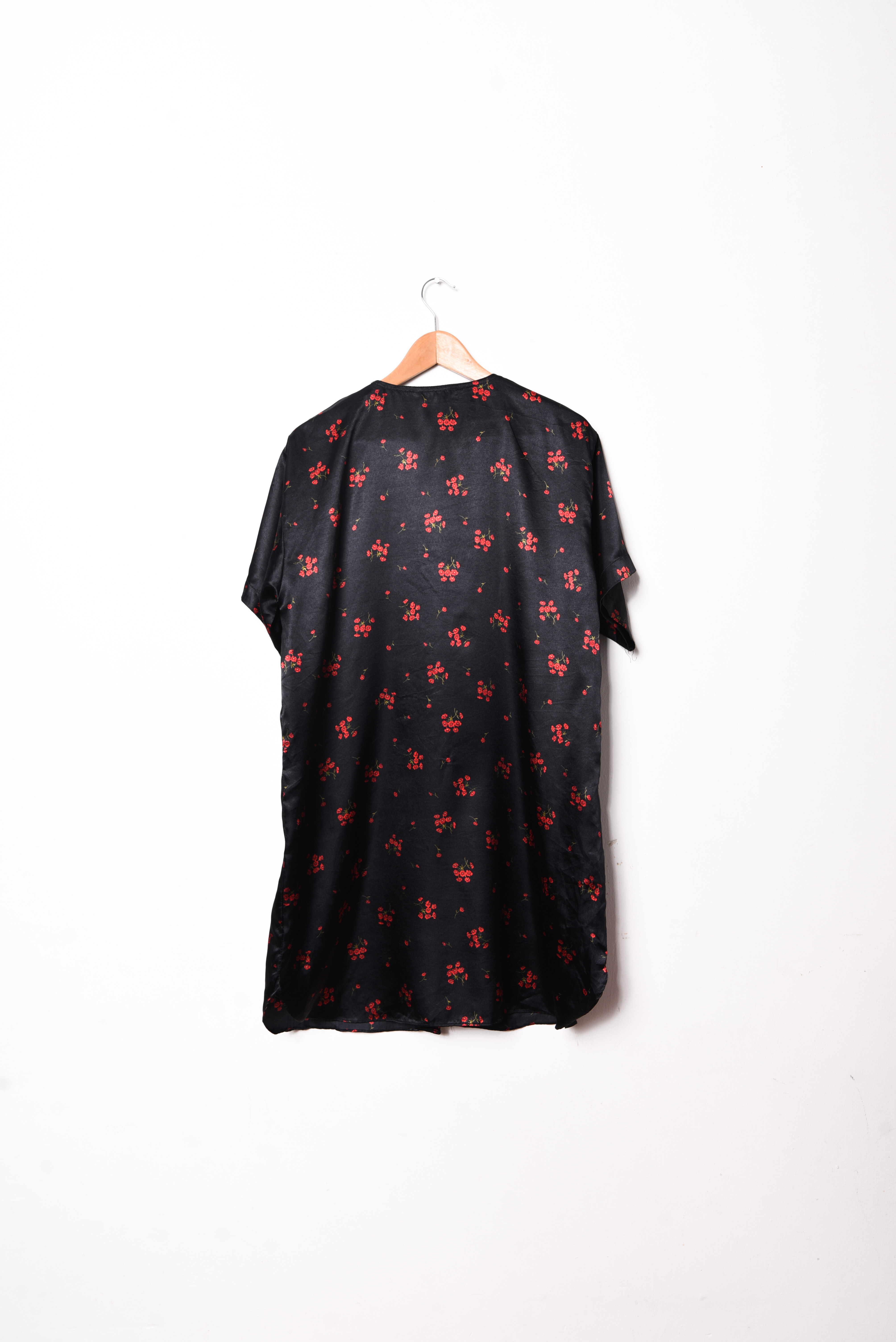 Camisola negra satín floral Vanity Fair