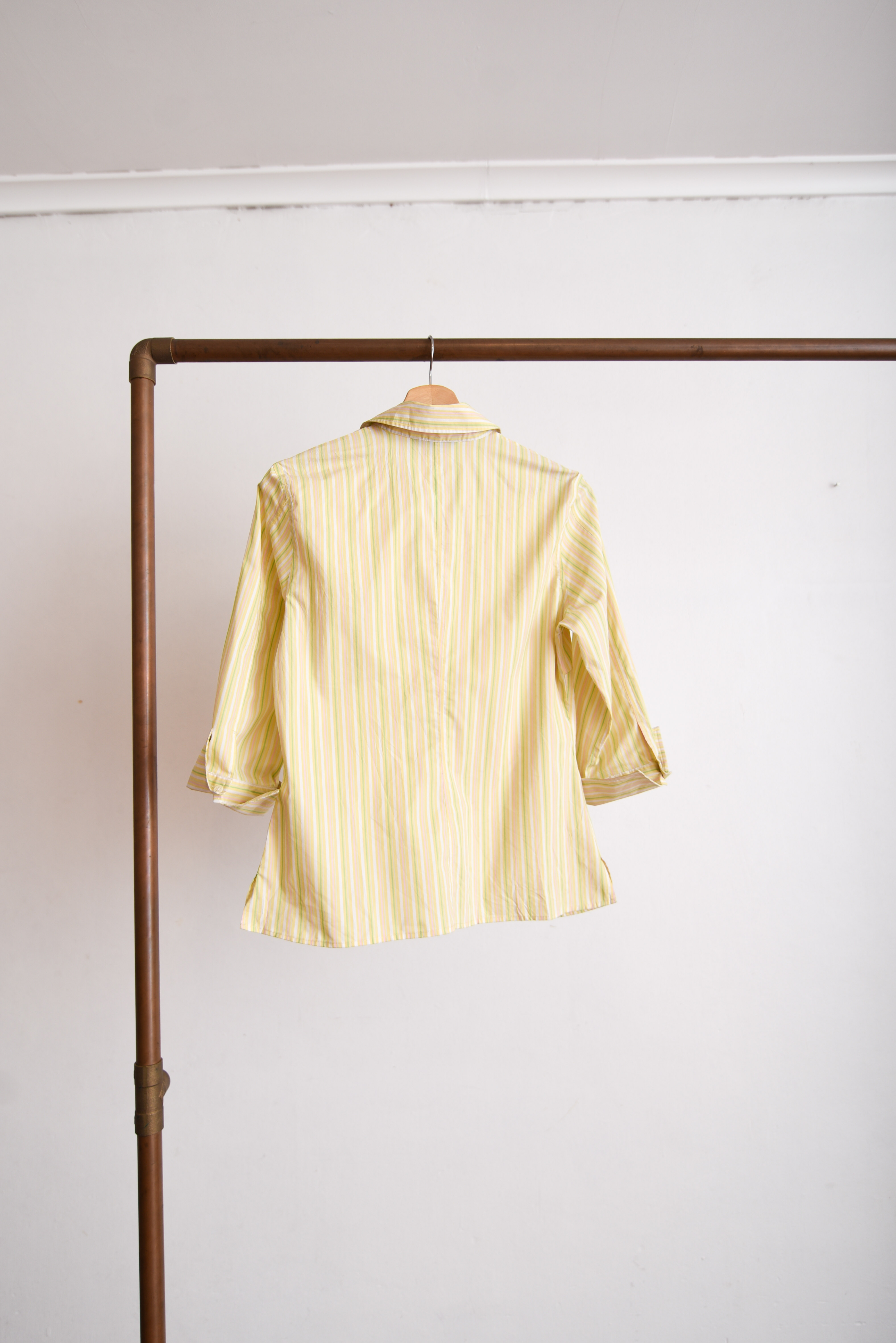 Camisa amarillo pastel y2k
