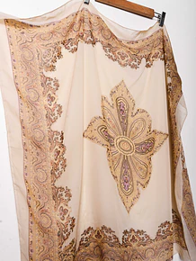 Pañuelo beige vintage barroco