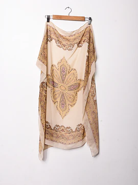 Pañuelo beige vintage barroco