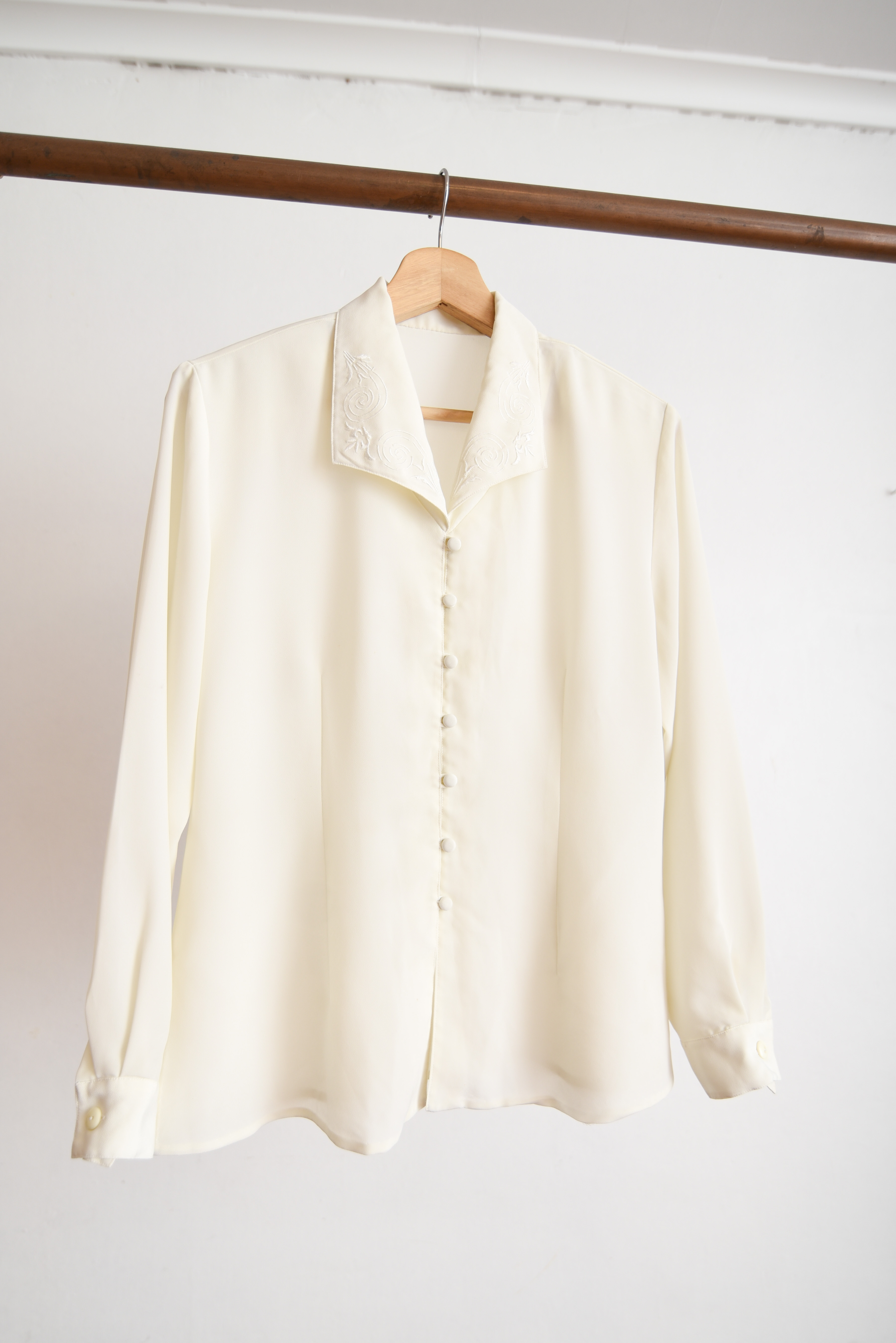 Blusa marfil vintage bordada