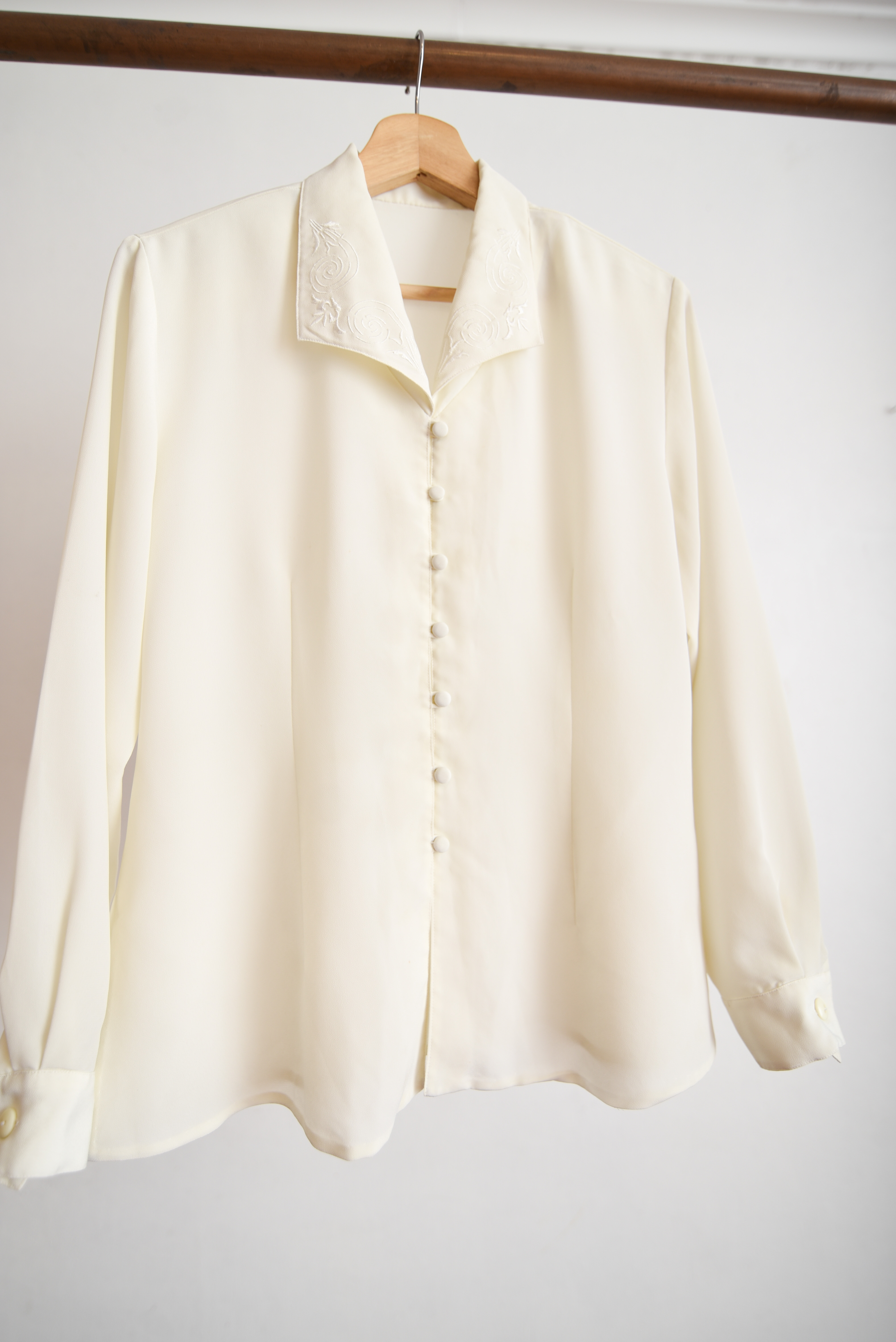 Blusa marfil vintage bordada