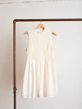 Vestido marfil encaje vaporoso